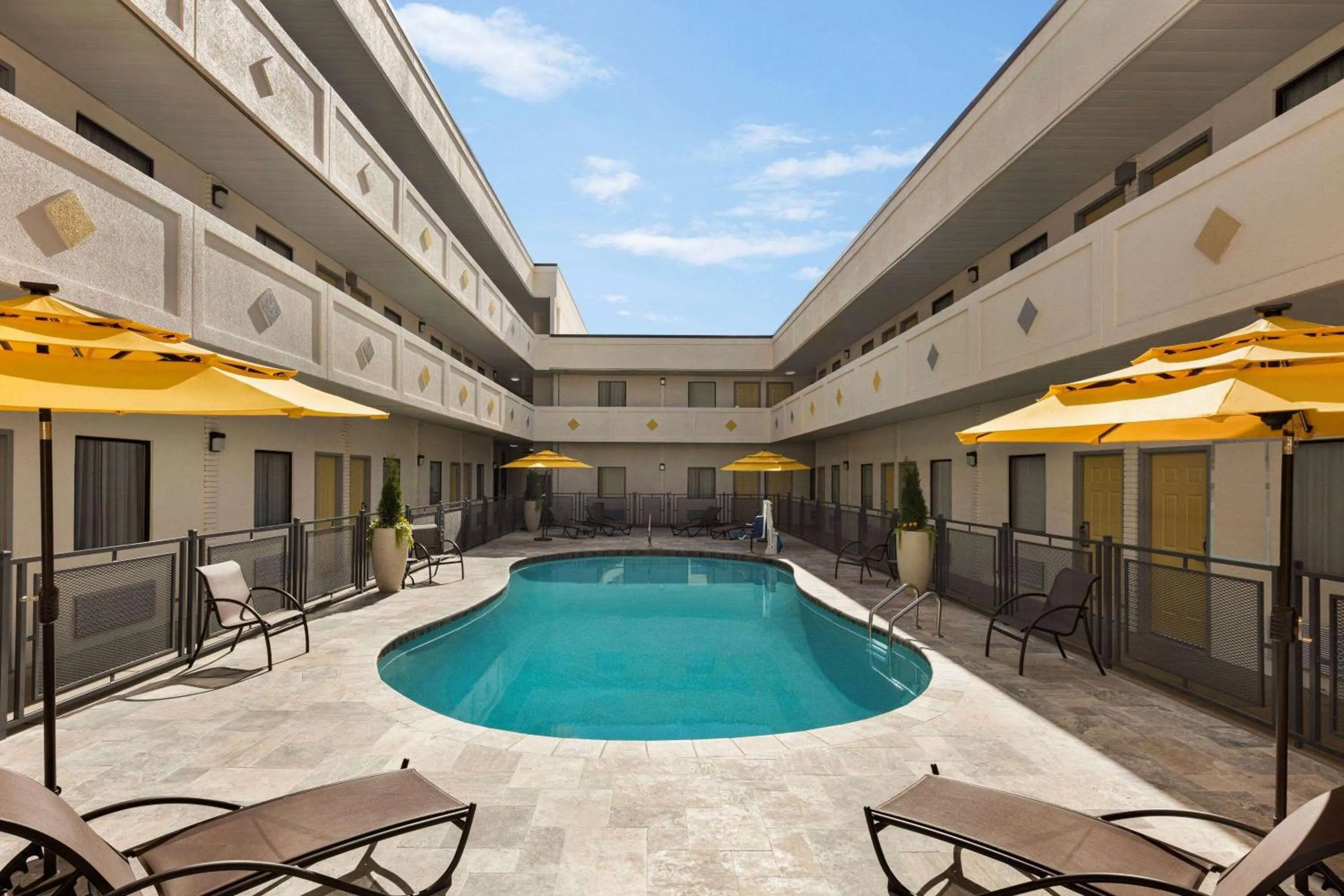 Swimming pool in Hotel Bo, a Days Inn by Wyndham Chattanooga Downtown