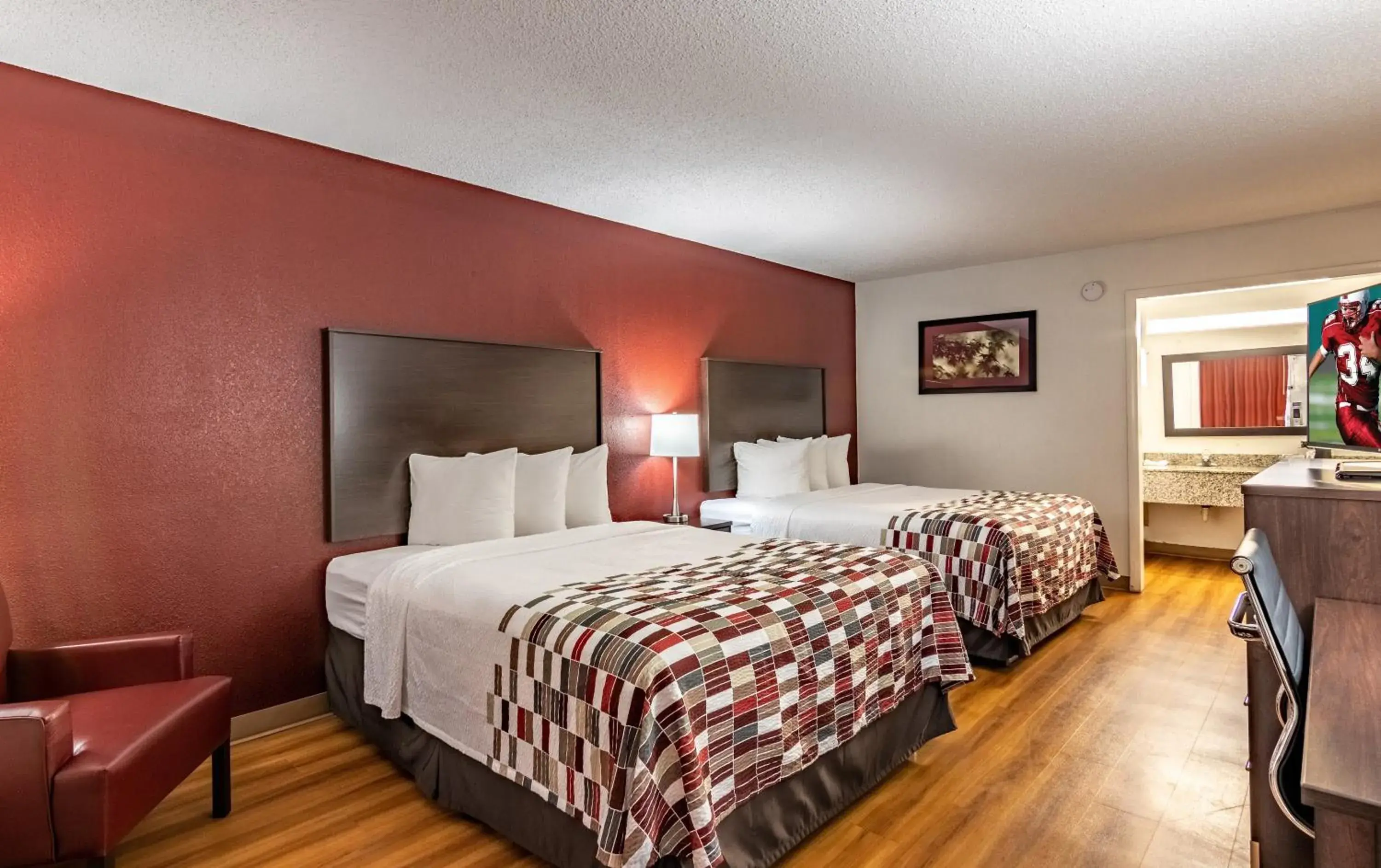 Photo of the whole room, Bed in Red Roof Inn Forsyth Photo of the whole room, Bed in Red Roof Inn Forsyth
