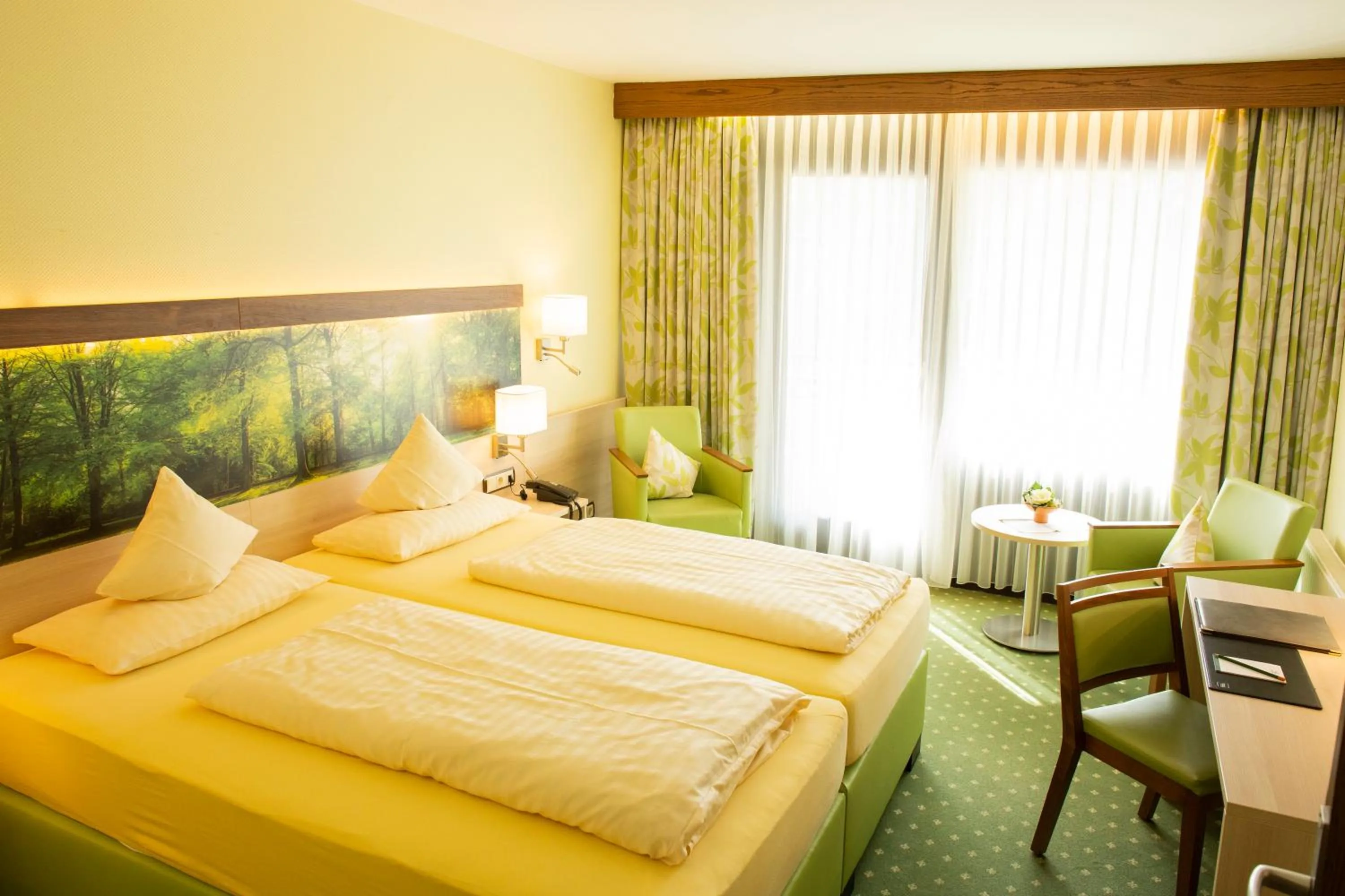 Photo of the whole room, Bed in Lampes Posthotel