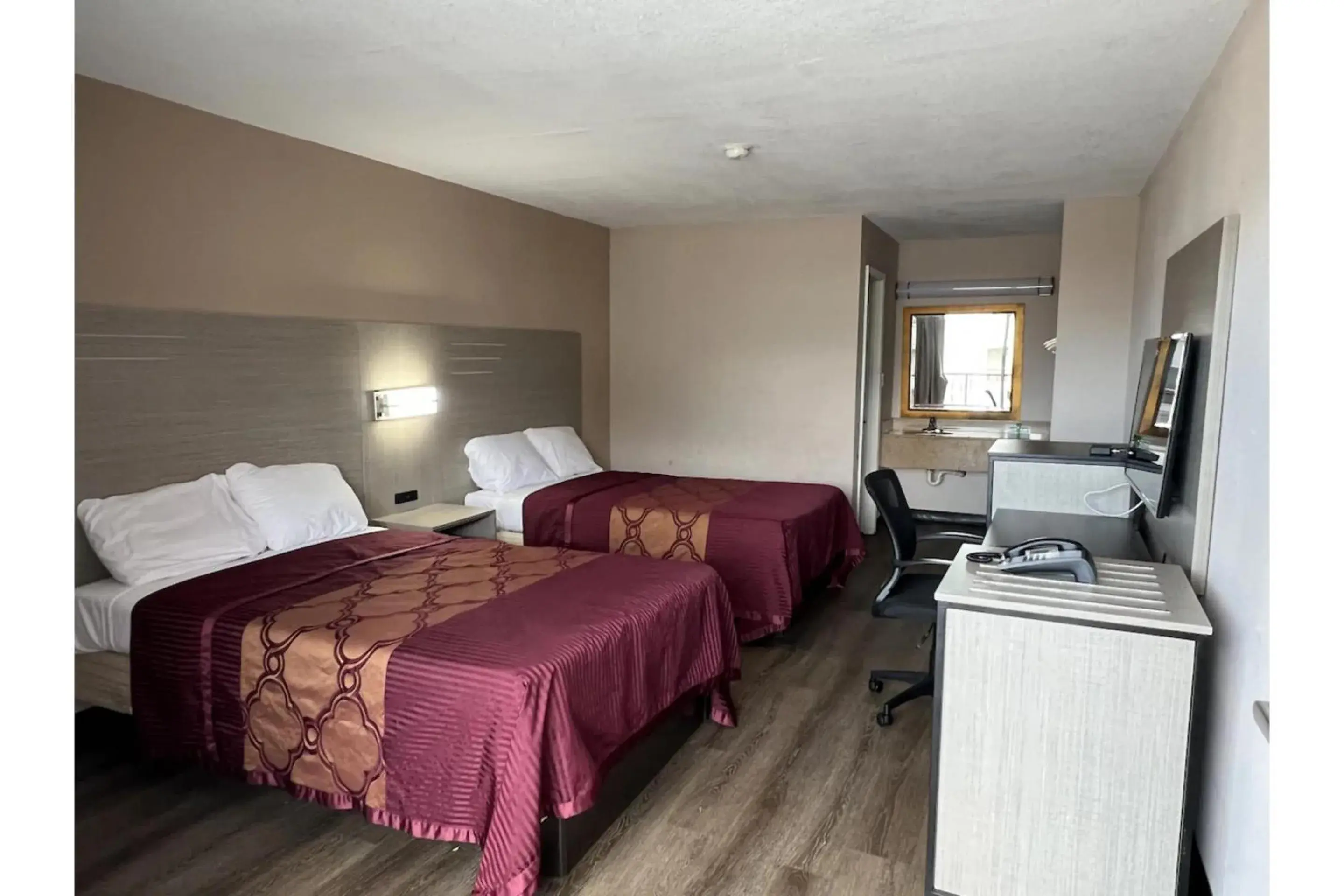 Bedroom in Western Motel By OYO Hattiesburg Bedroom in Western Motel By OYO Hattiesburg