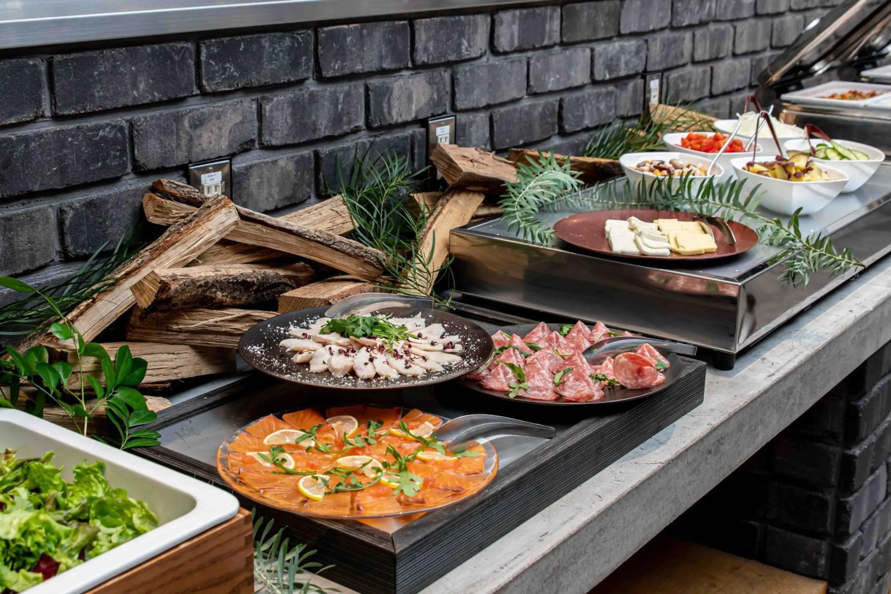 Restaurant/places to eat in Hotel It Osaka Shinmachi