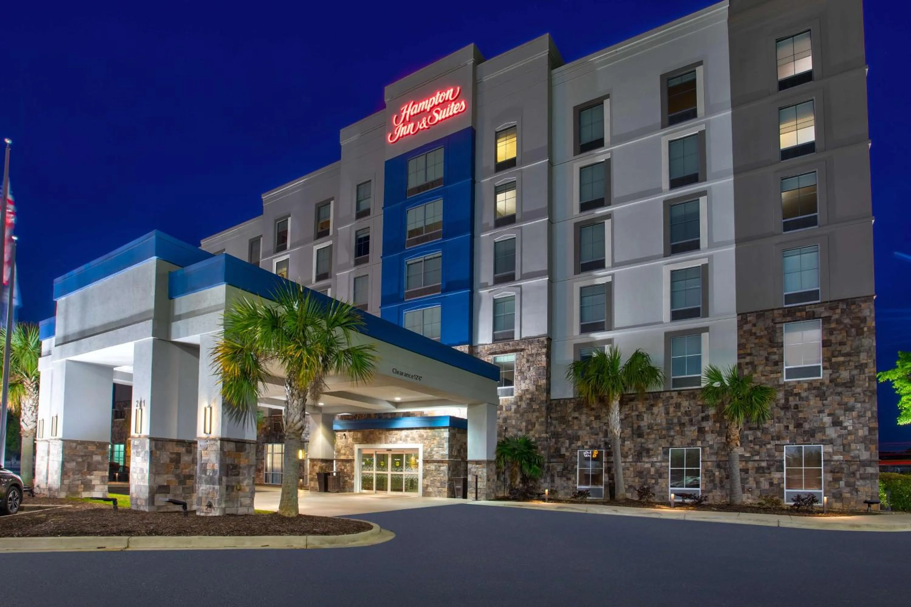 Property building in Hampton Inn & Suites Columbia/Southeast-Fort Jackson
