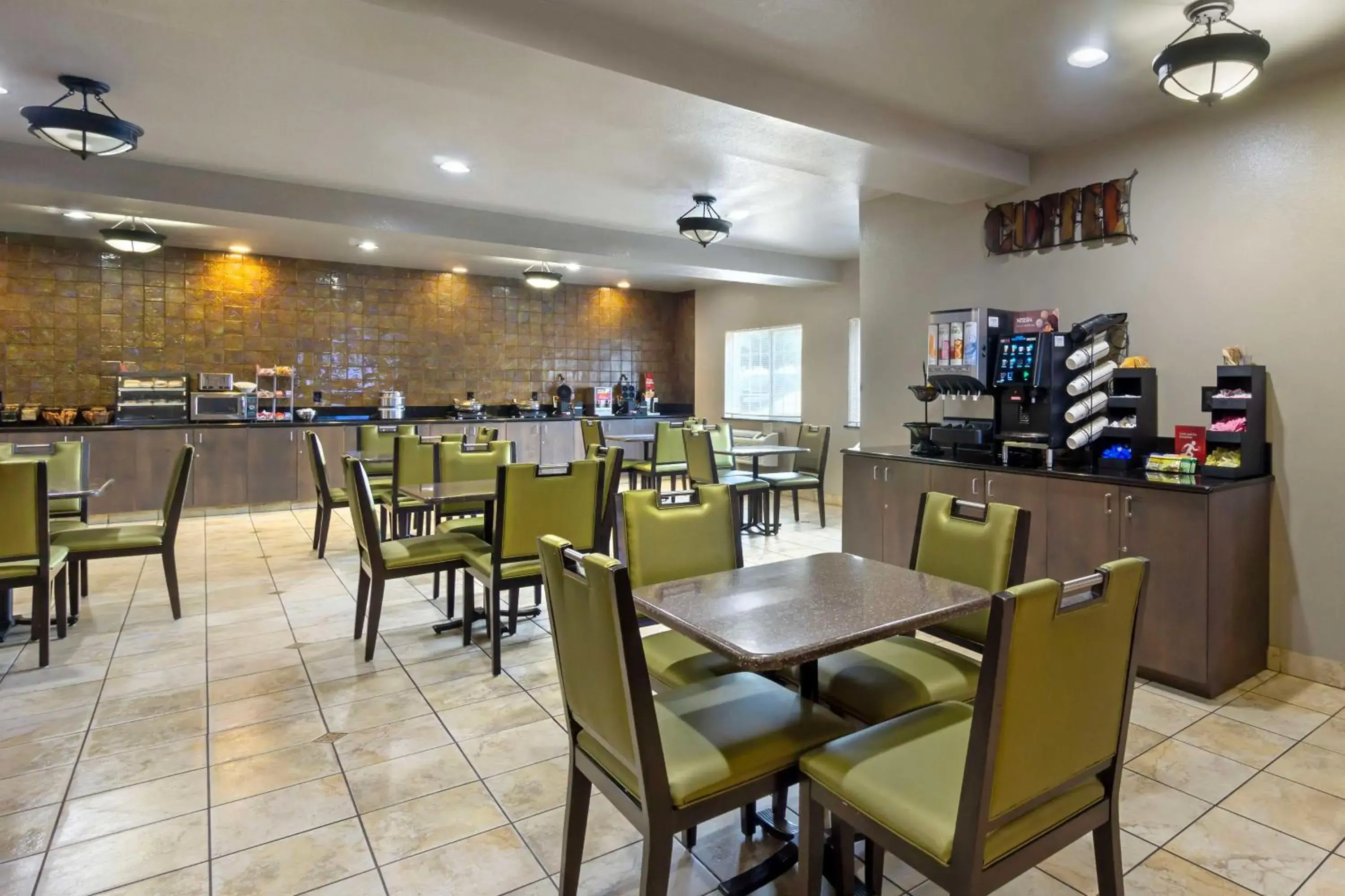 Breakfast in Best Western Plus Yakima Hotel Breakfast in Best Western Plus Yakima Hotel