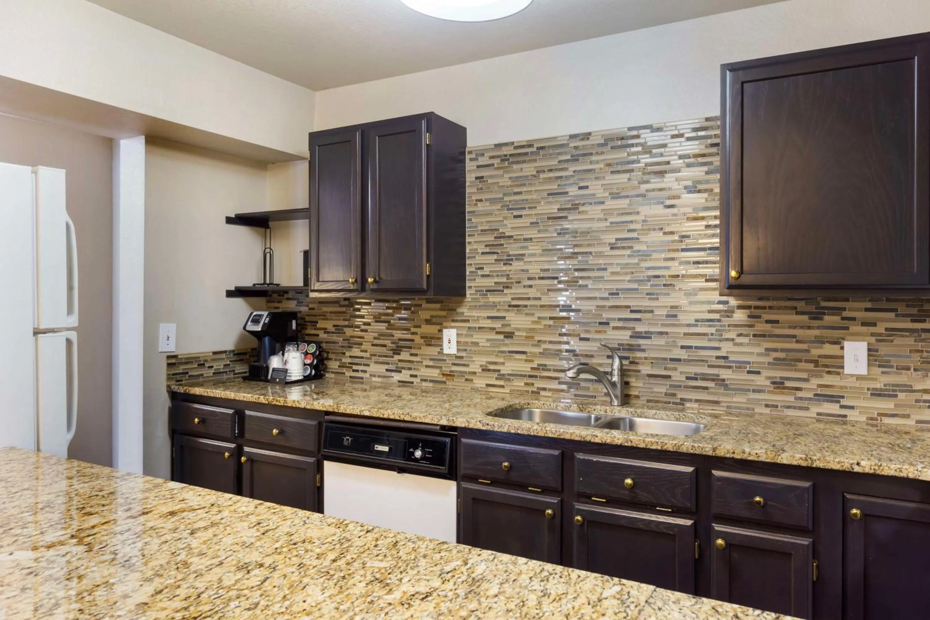 Bedroom in Best Western Plus Yakima Hotel