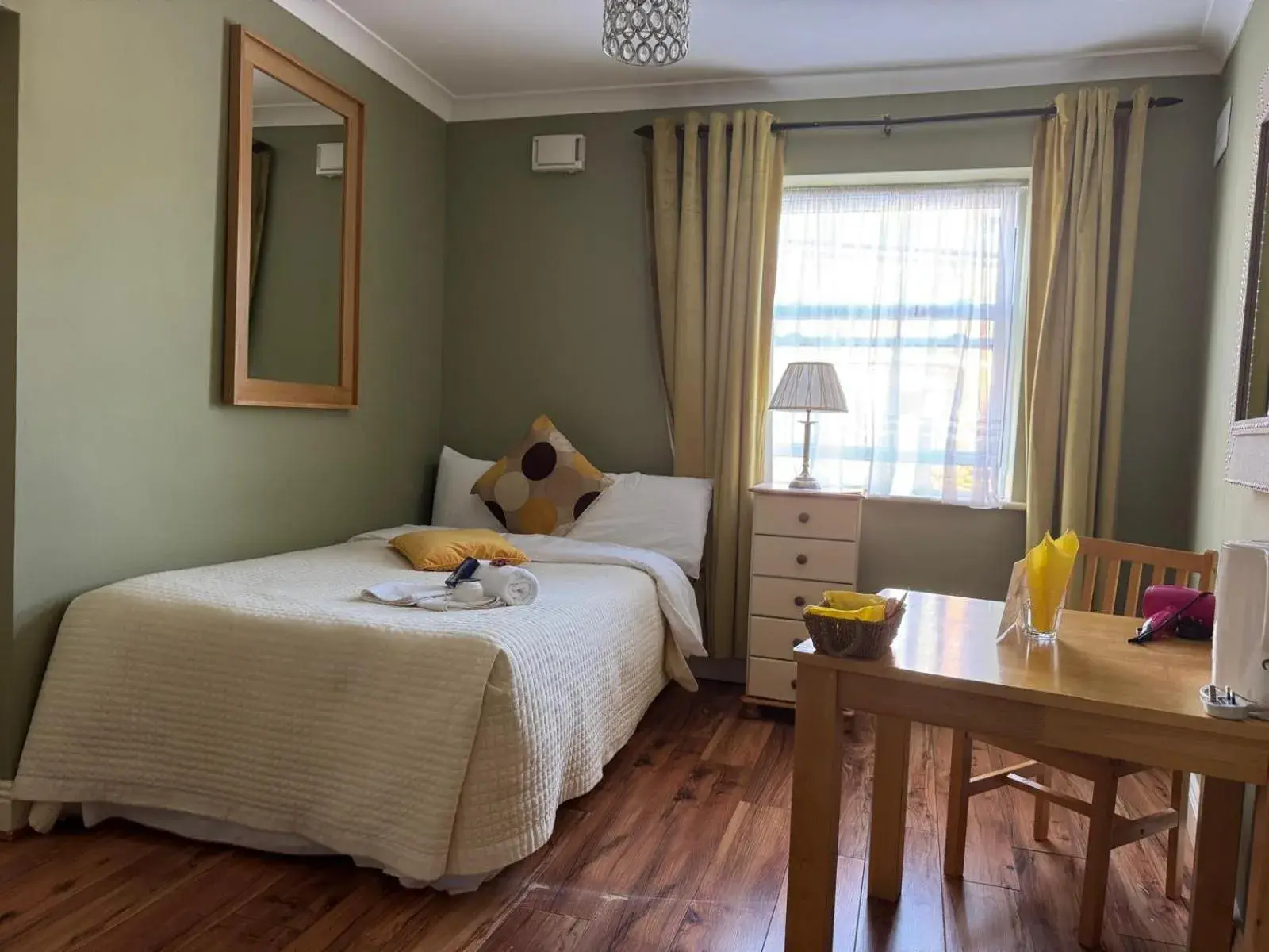 Double Room in Donnybrook Hall Double Room in Donnybrook Hall