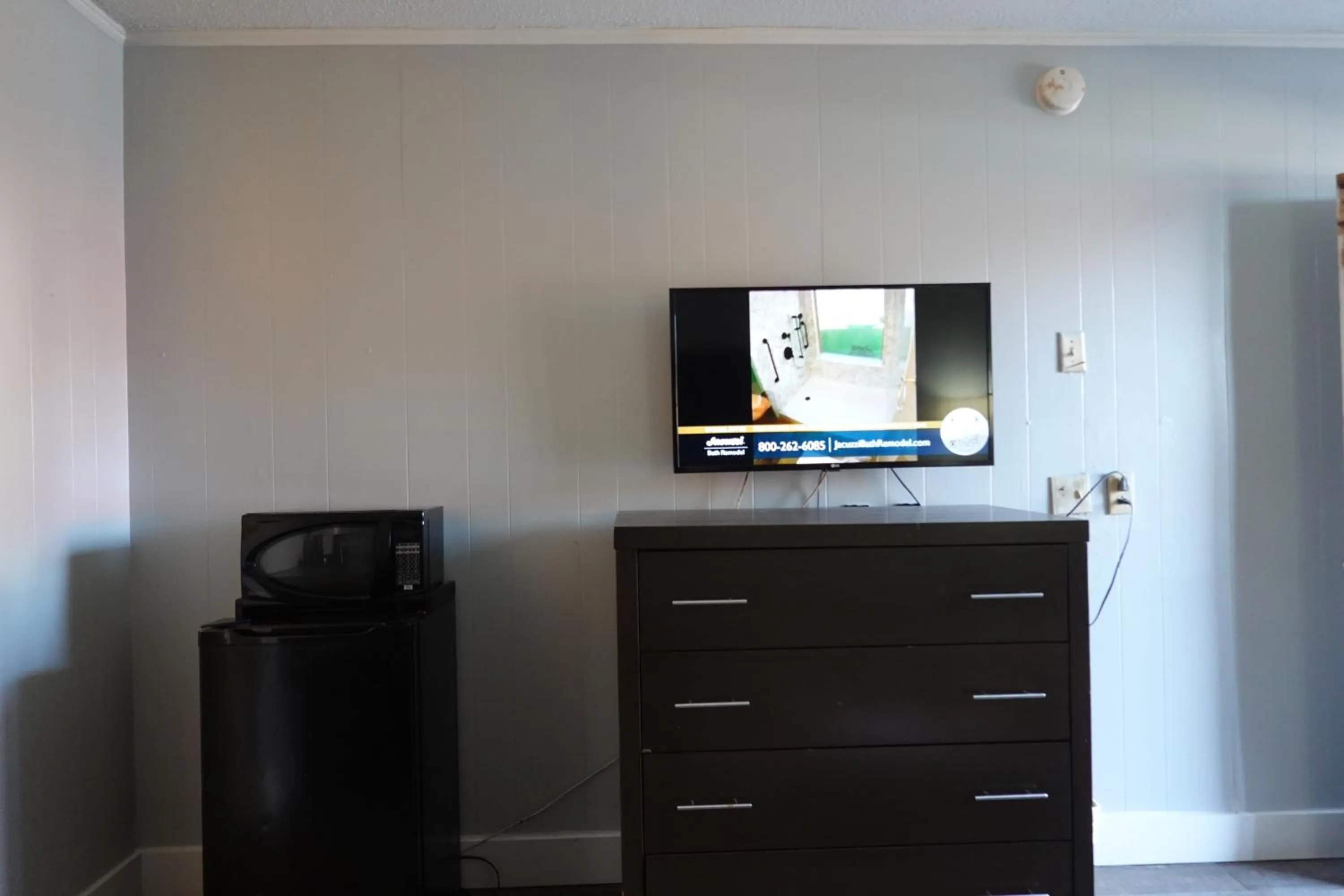 Cascades Motel - Chattanooga