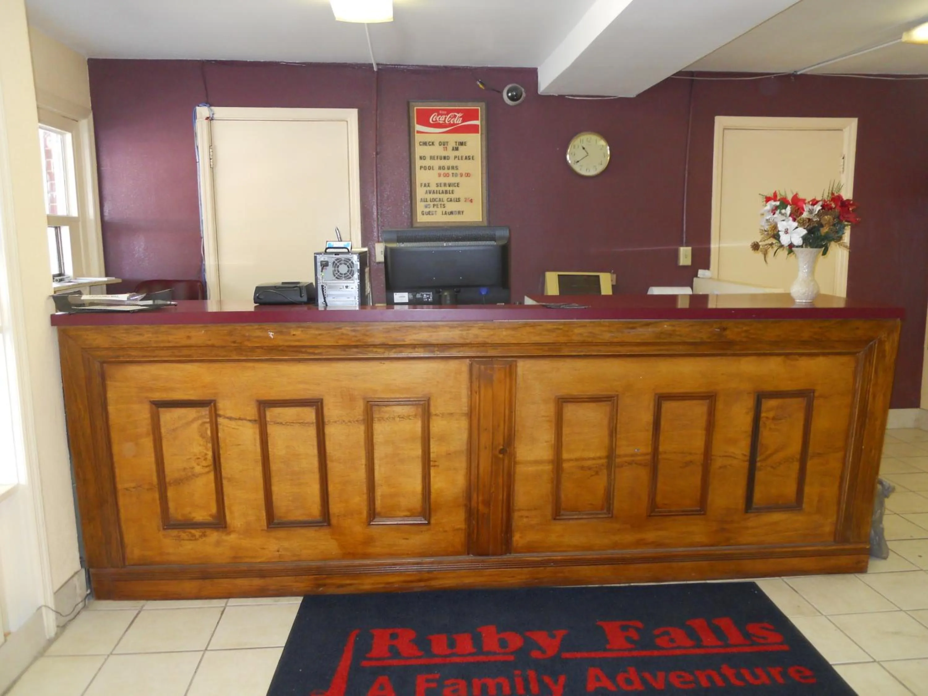 Lobby or reception in Cascades Motel - Chattanooga