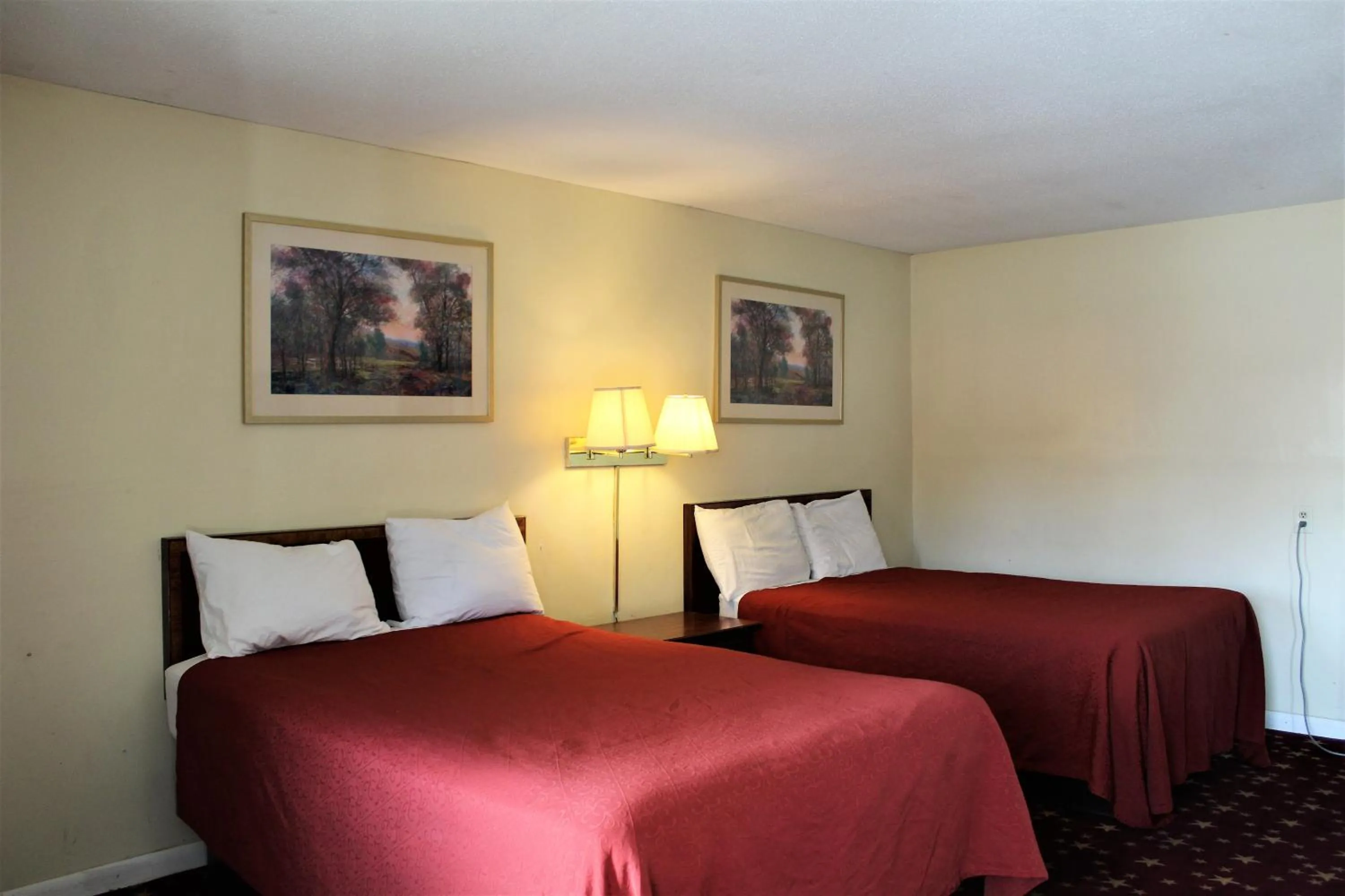 Photo of the whole room in Cascades Motel - Chattanooga