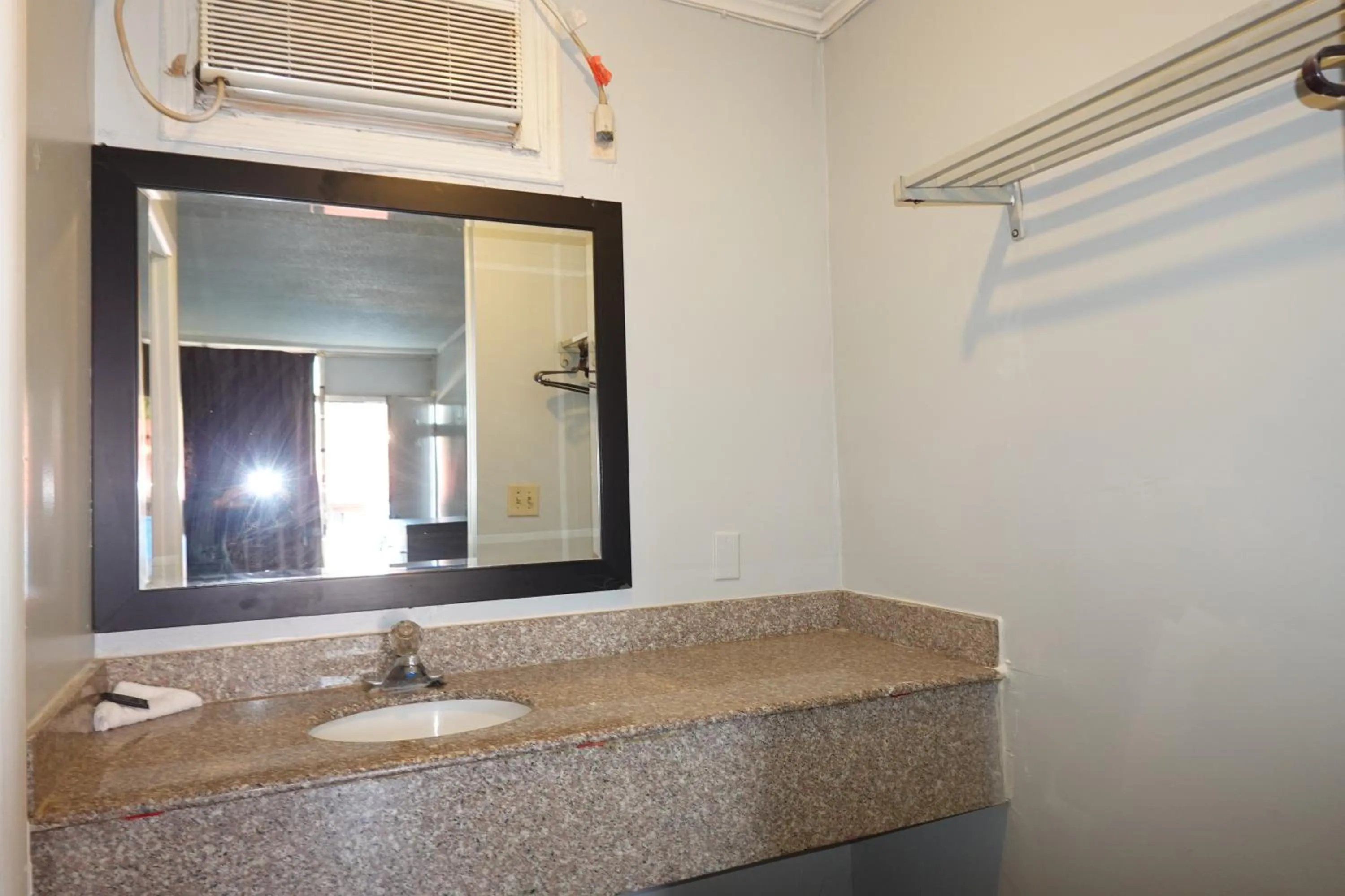 Cascades Motel - Chattanooga