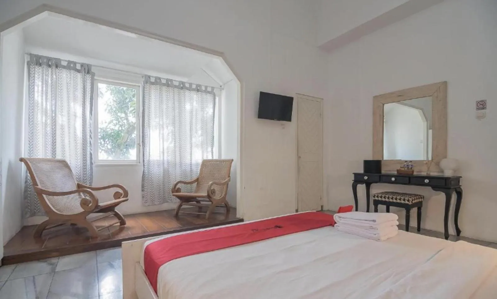 Bedroom, Bed in RedDoorz near UPI Setiabudi 2