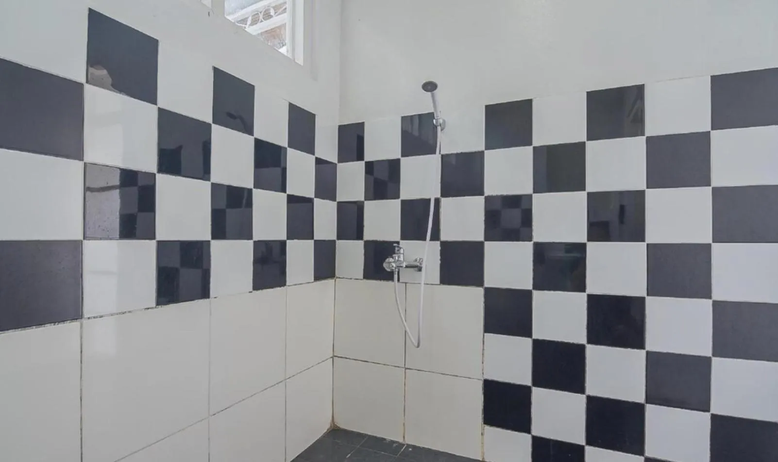 Bathroom in RedDoorz near UPI Setiabudi 2