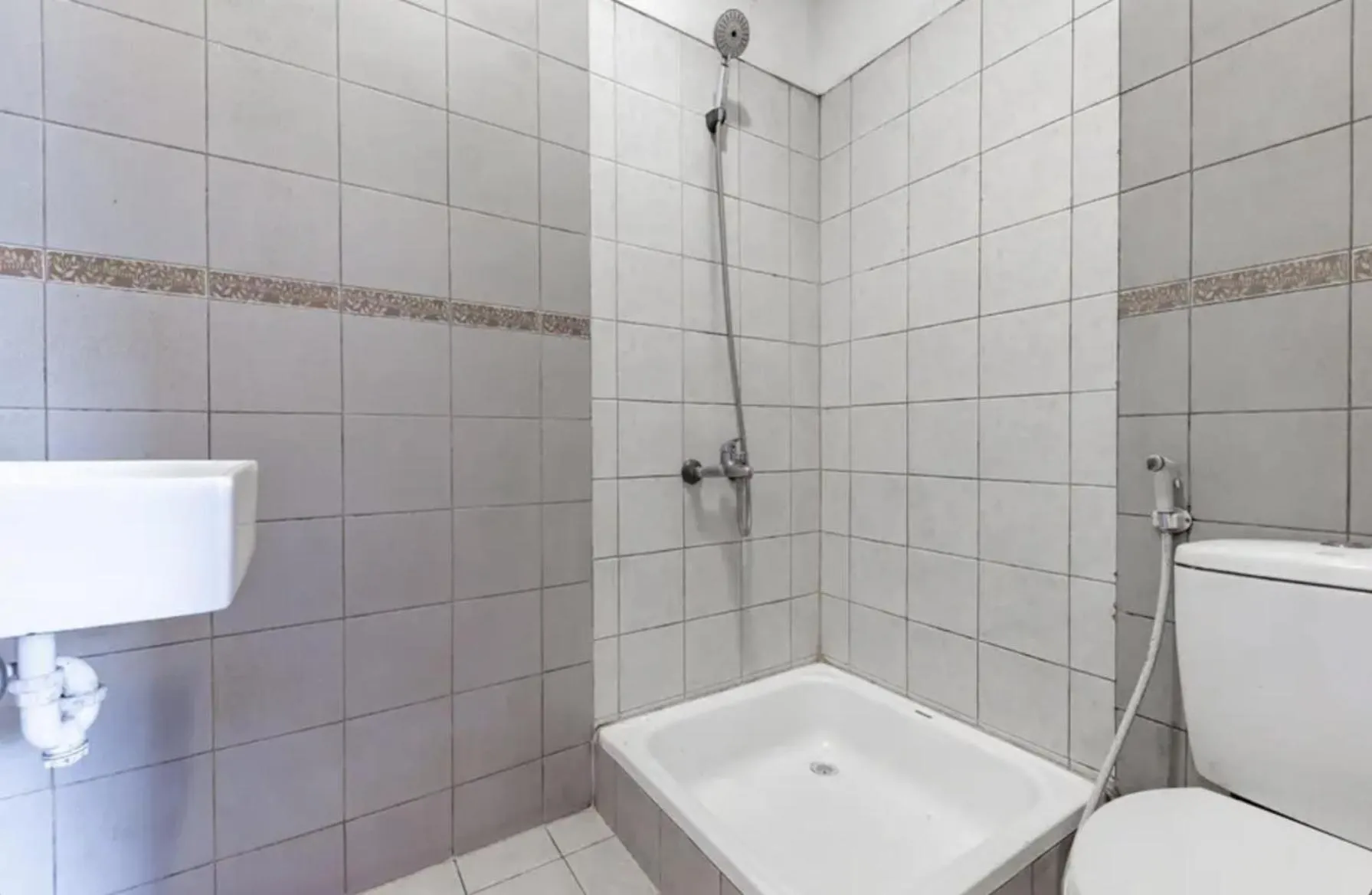 Bathroom in RedDoorz near UPI Setiabudi 2