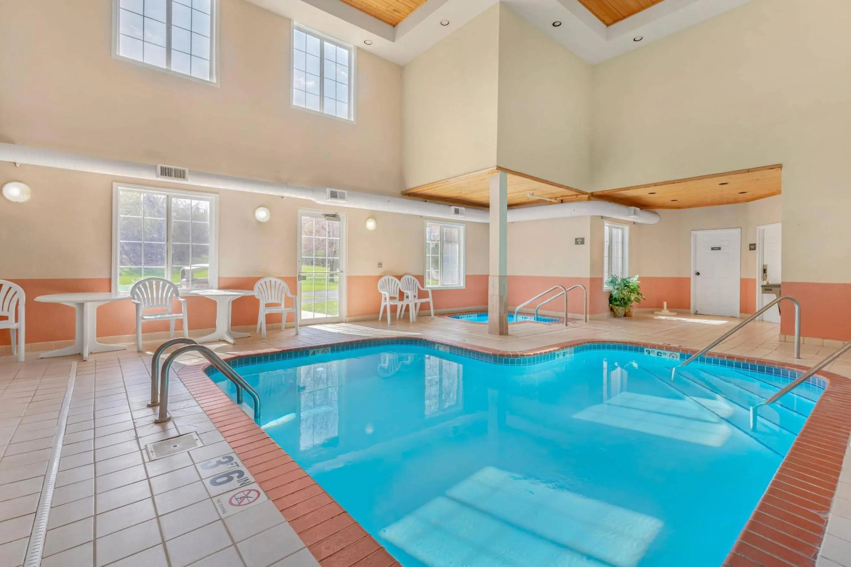 Swimming pool in MainStay Suites Madison Airport