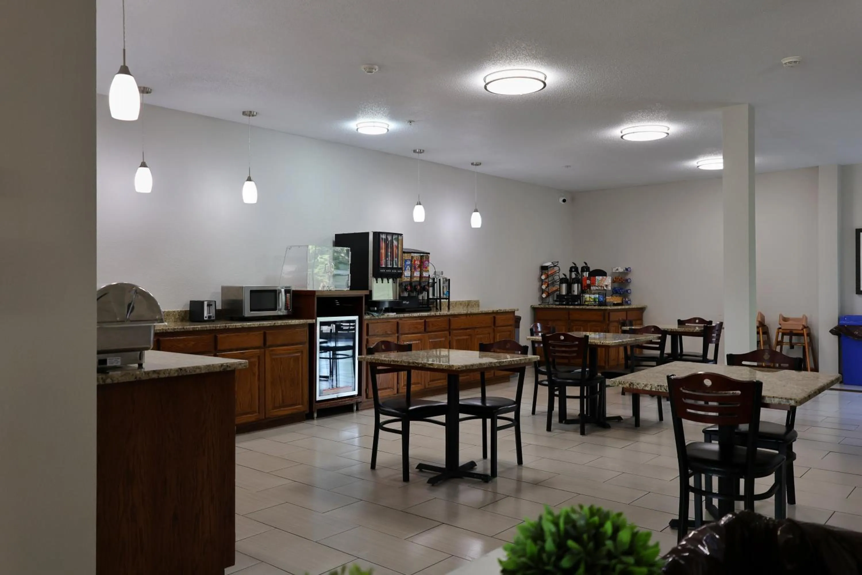 Breakfast in MainStay Suites Madison Airport