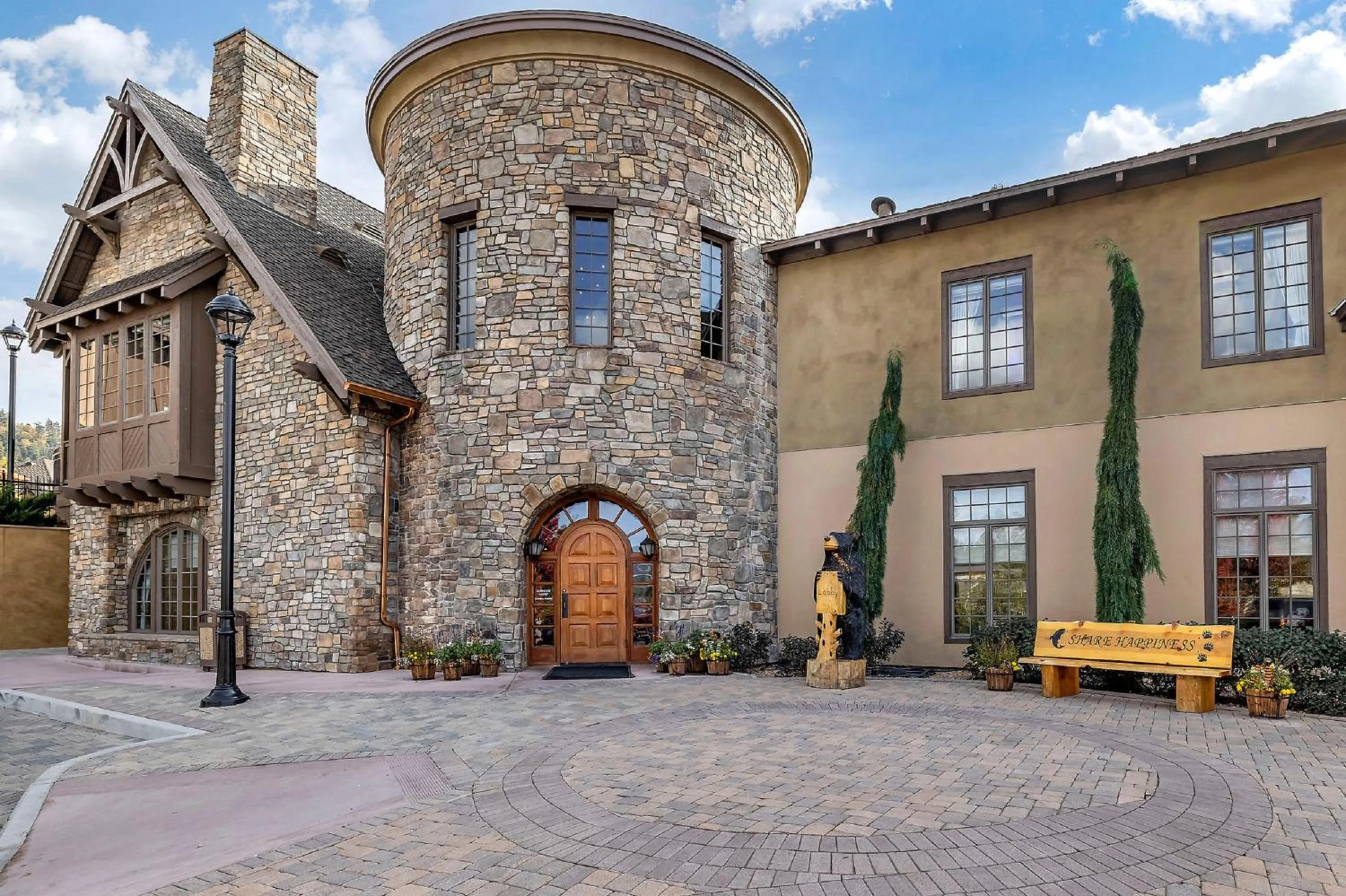 Property building in Bluegreen Vacations Big Bear Village, an Ascend Collection Resort