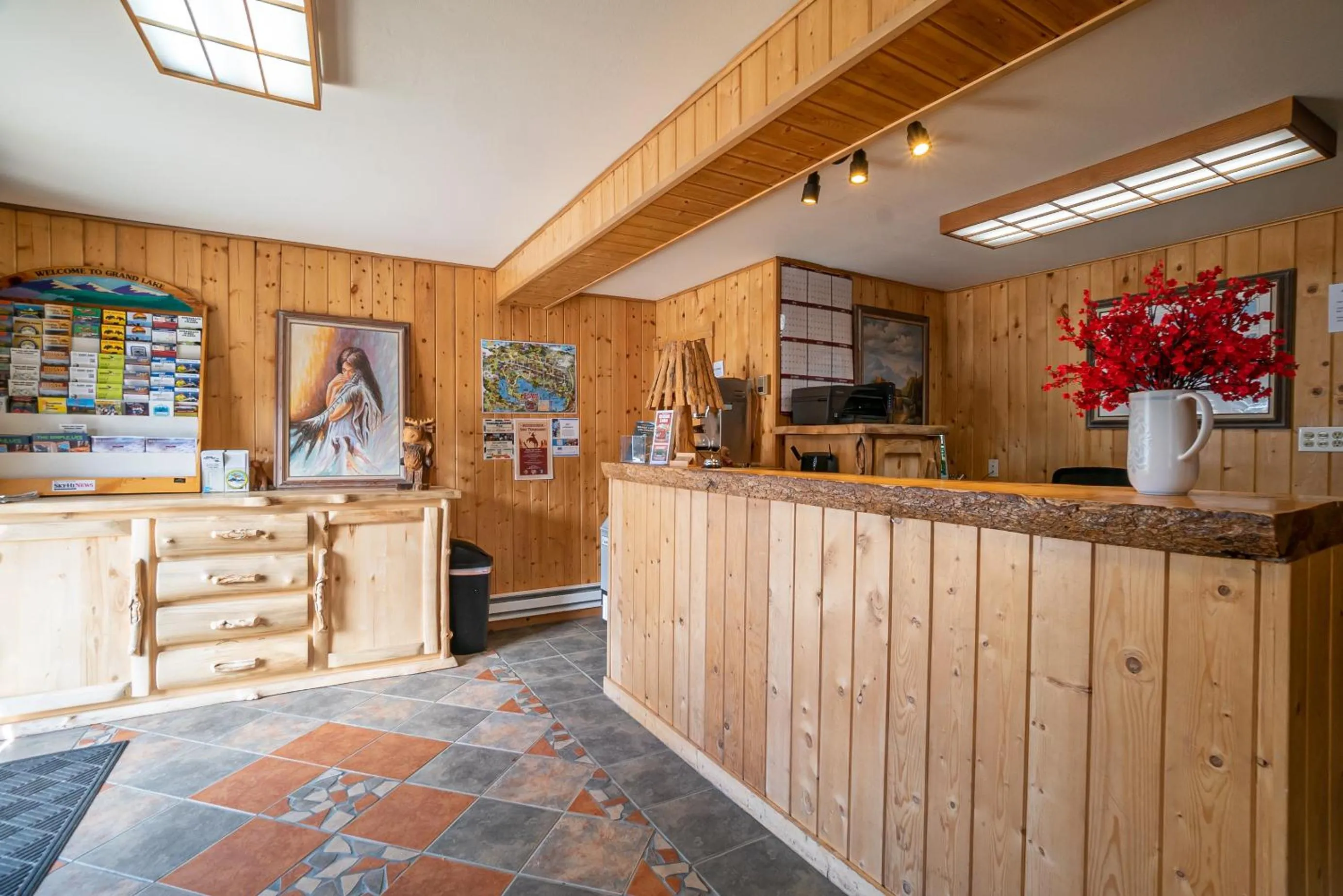 Lobby or reception in Spirit Lake Lodge