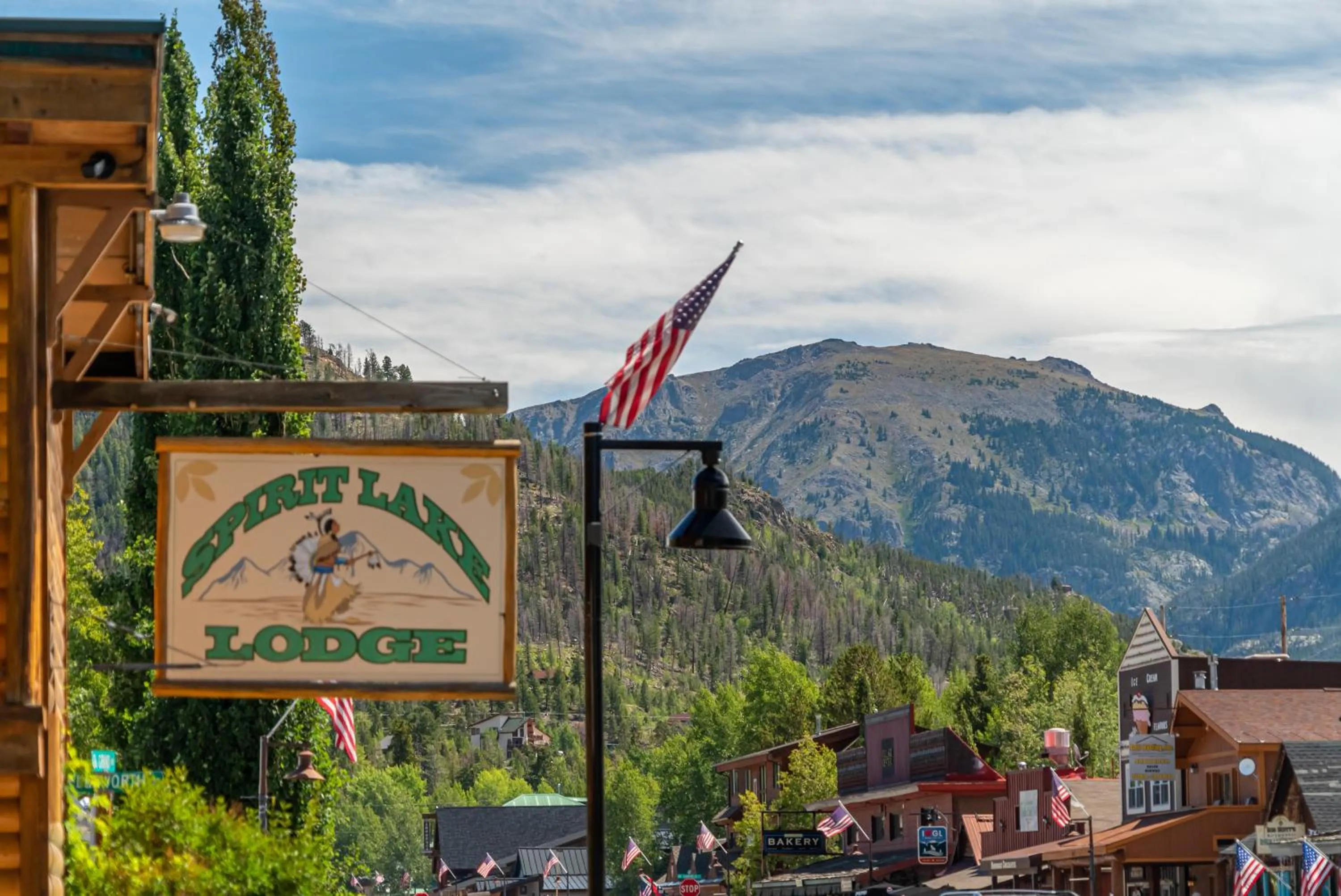 Property logo or sign in Spirit Lake Lodge