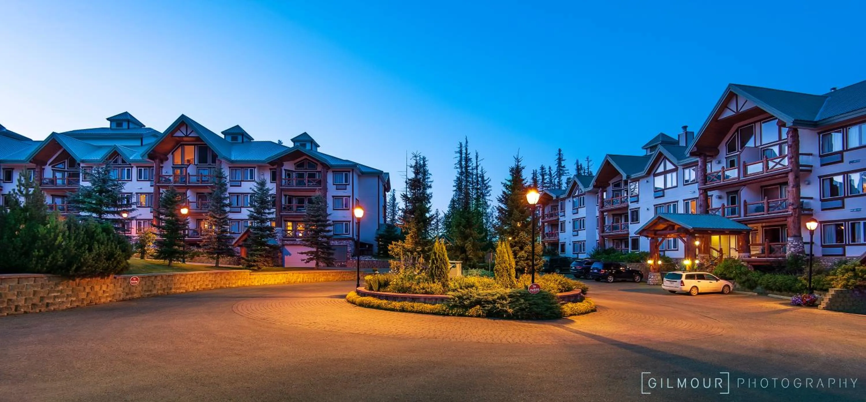 Property building in Lizard Creek Lodge