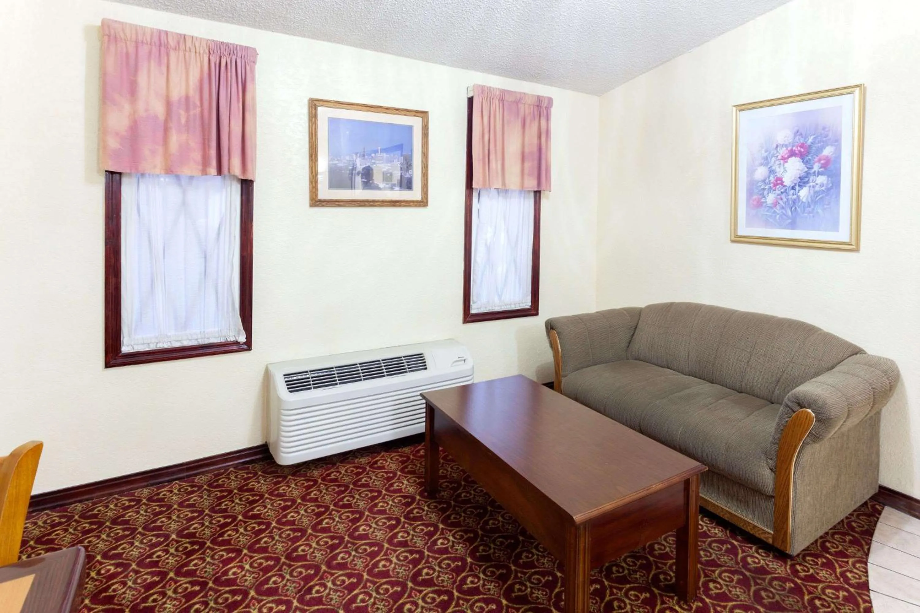 Lobby or reception in Knights Inn - Tucker