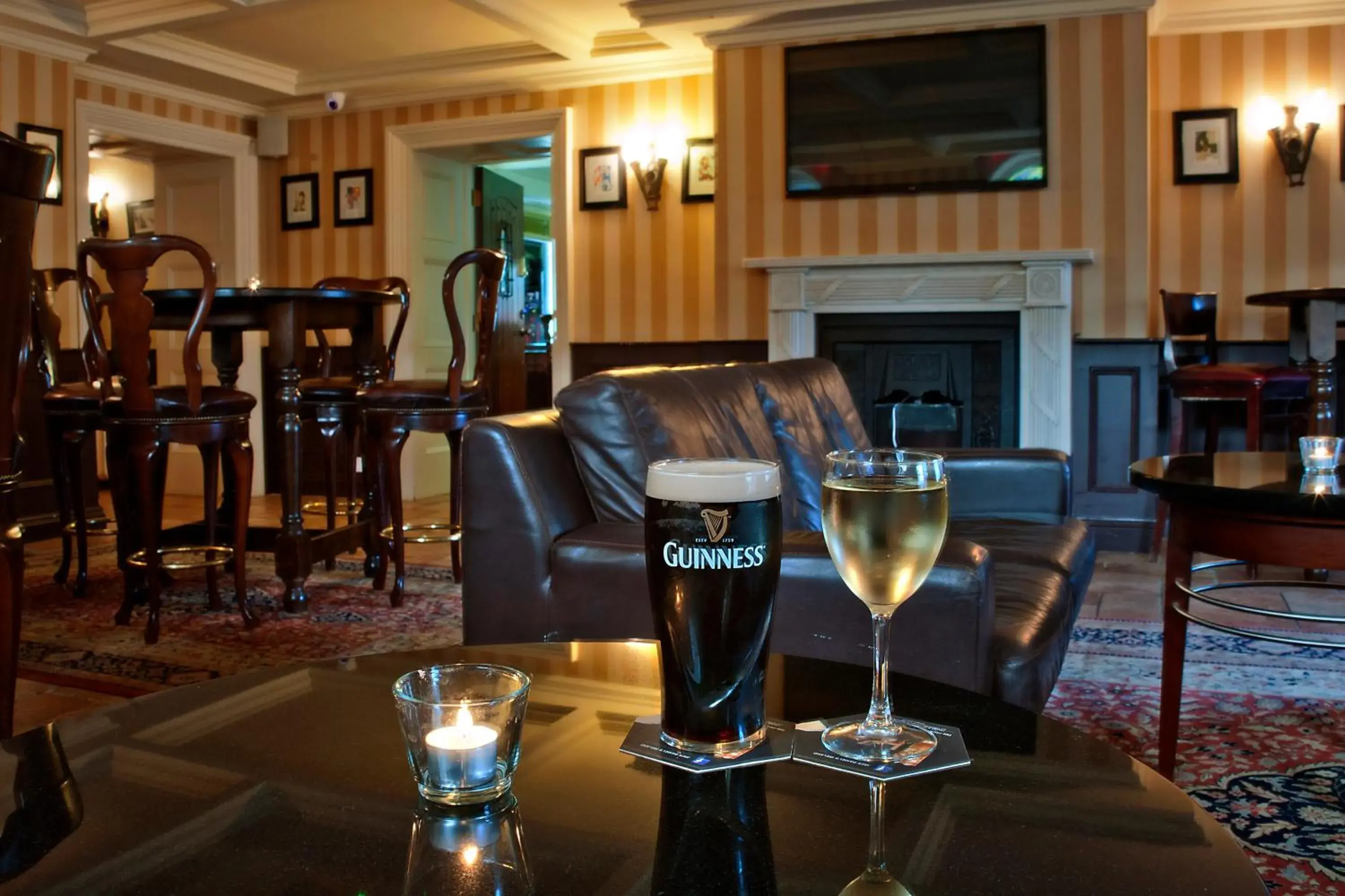 Lounge or bar in Finnstown Castle Hotel