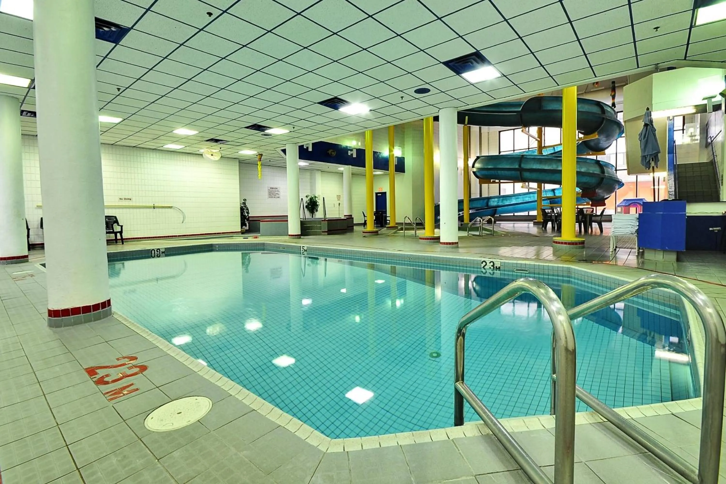 Swimming pool in Delta Hotels by Marriott Regina