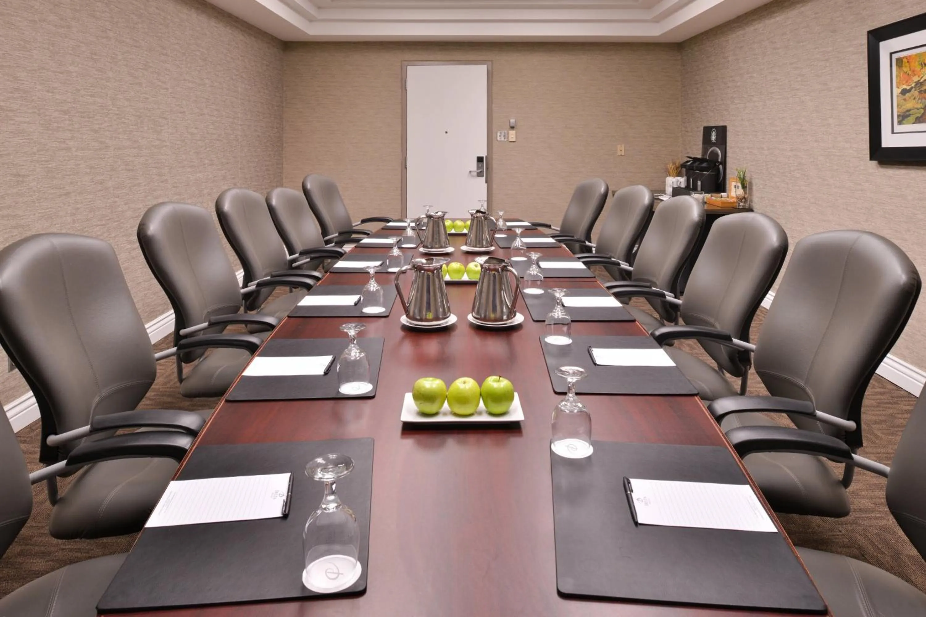 Meeting/conference room in Delta Hotels by Marriott Regina