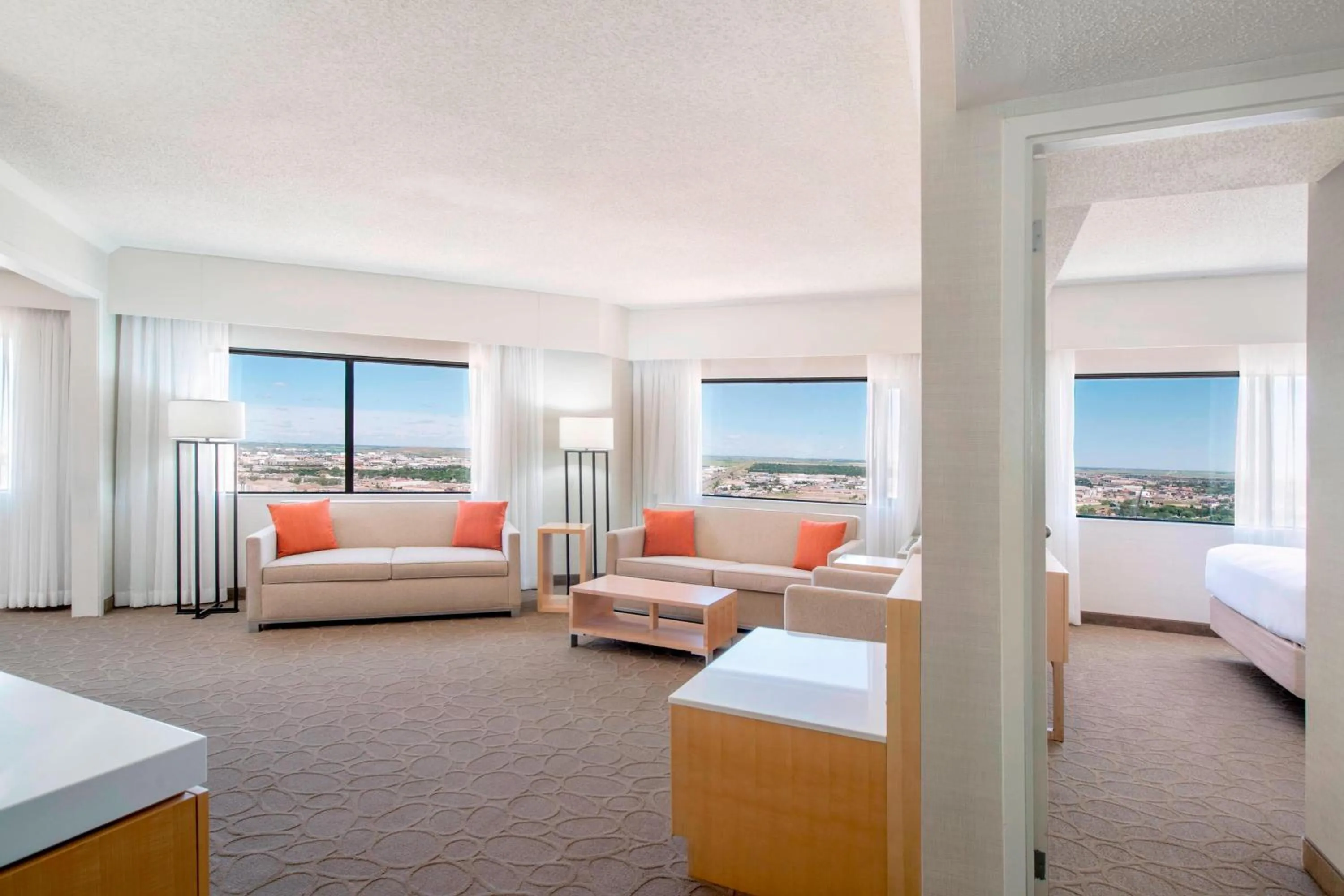 Photo of the whole room, Bed in Delta Hotels by Marriott Regina