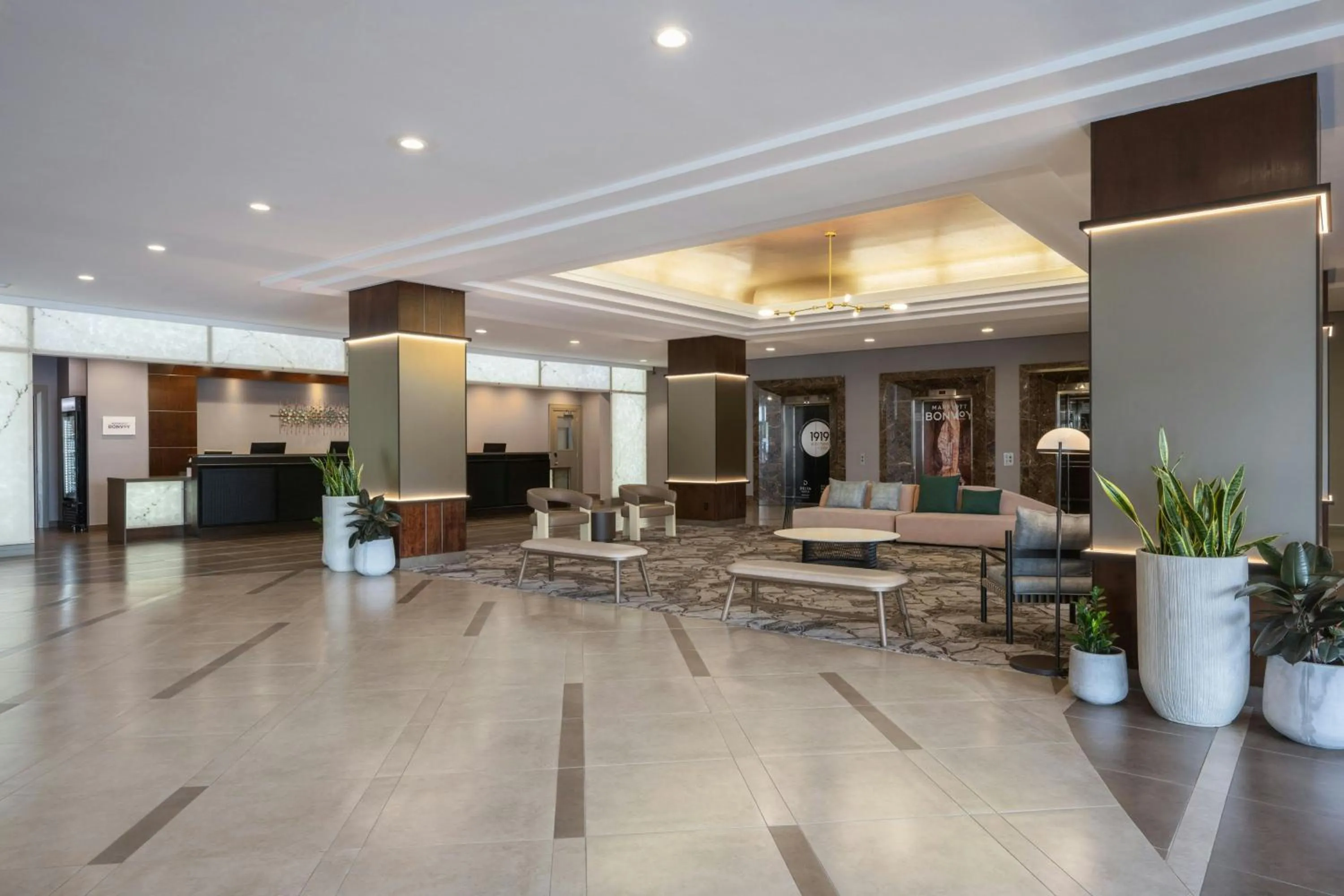 Lobby or reception in Delta Hotels by Marriott Regina