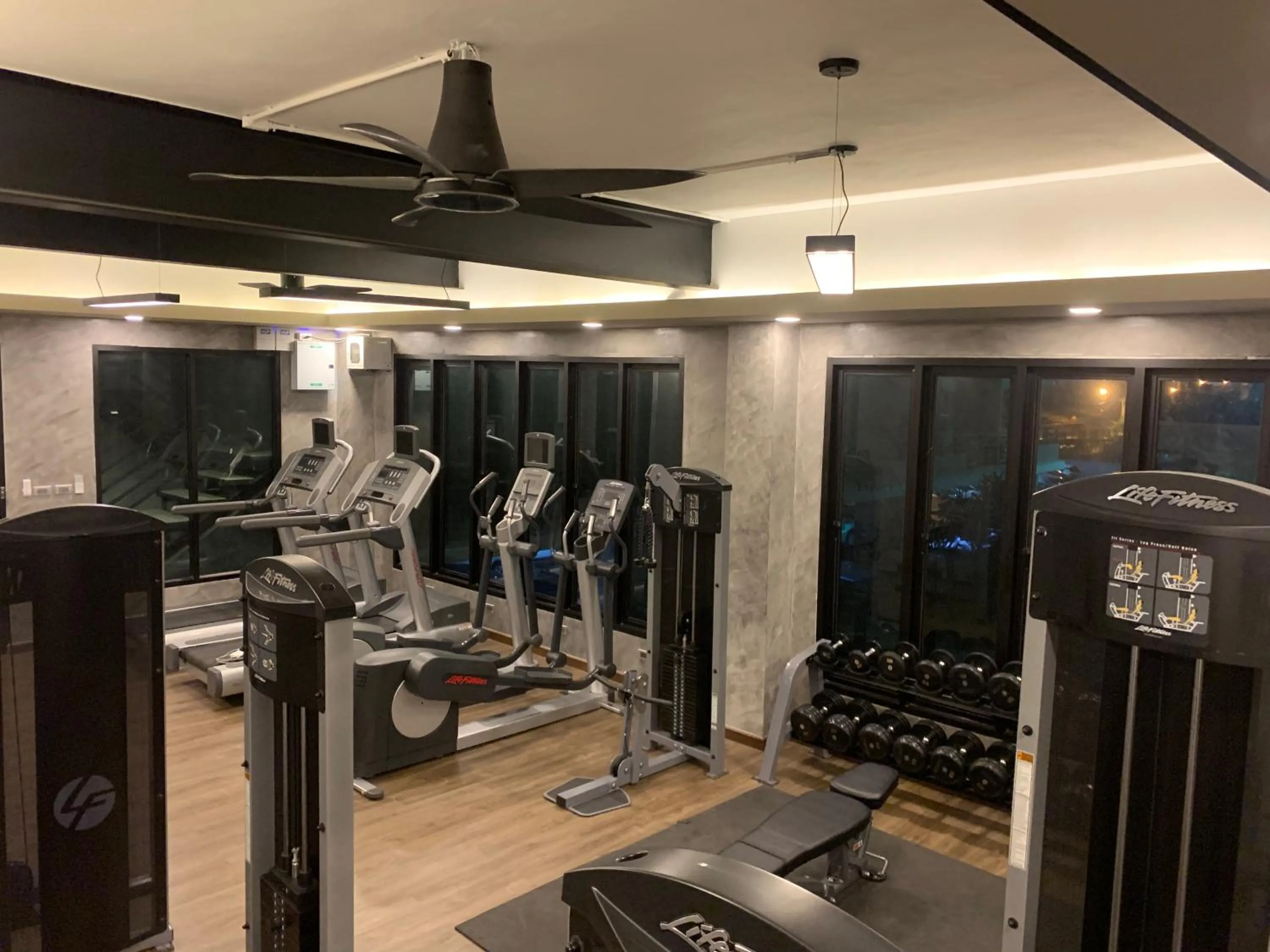 Trio Residence Si-Racha