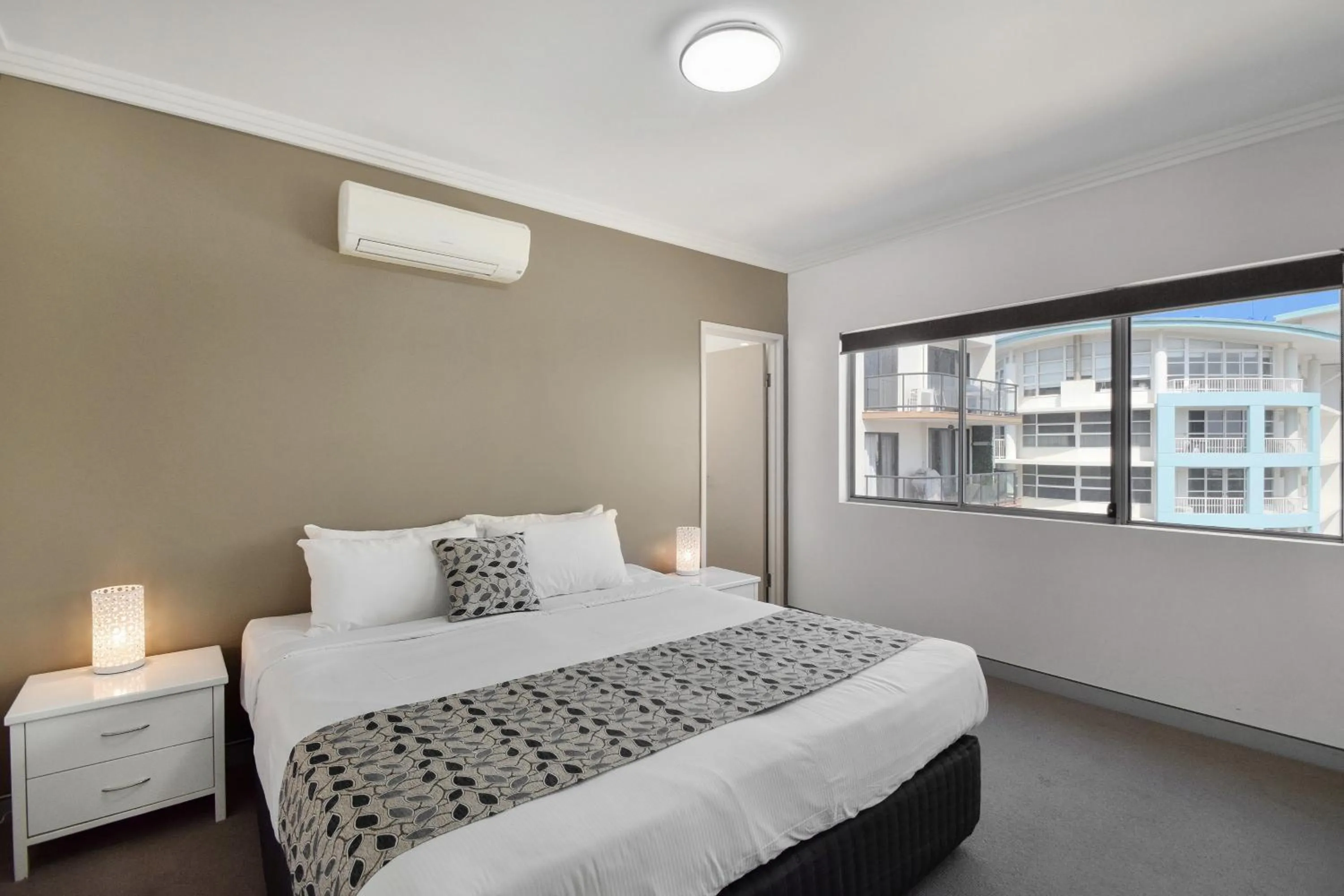 Bed in Redvue Holiday Apartments