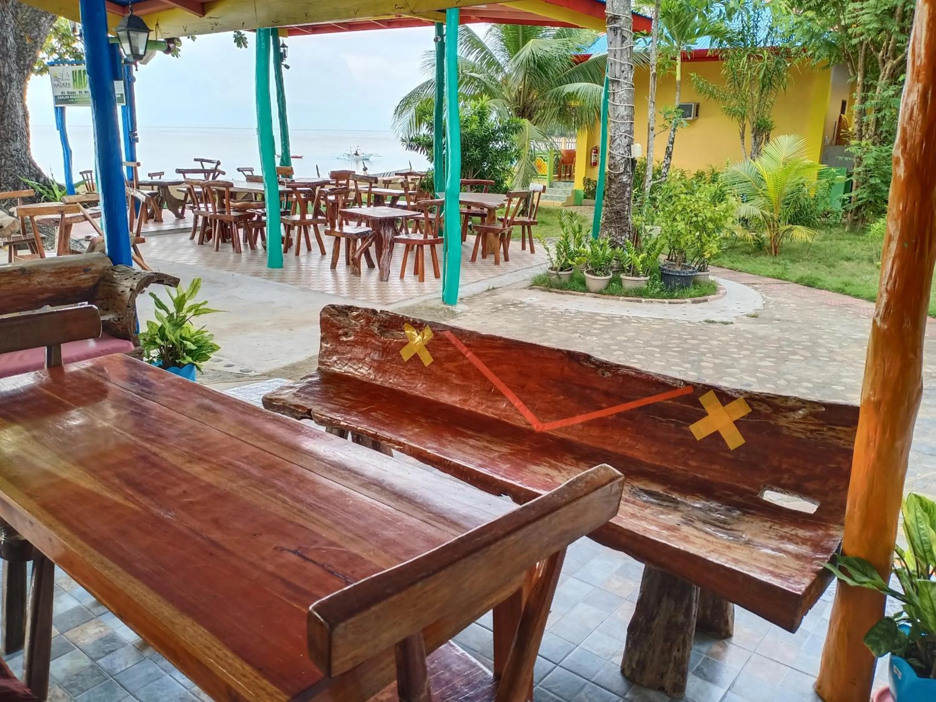 Restaurant/places to eat in Hadefe Cottages