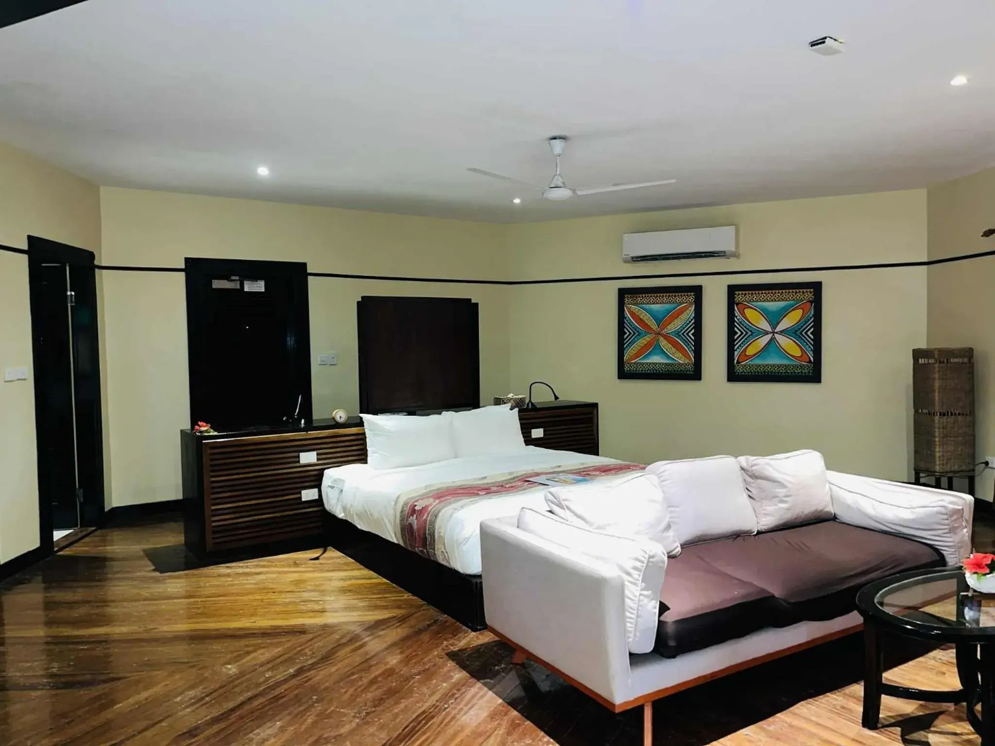 Bed in Mana Island Resort & Spa - Fiji Bed in Mana Island Resort & Spa - Fiji