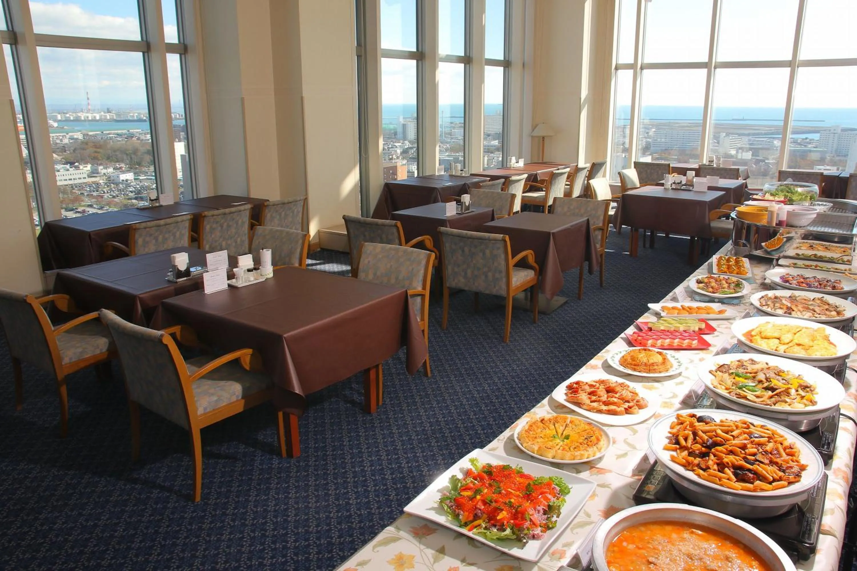 Restaurant/places to eat in Grand Hotel New Oji