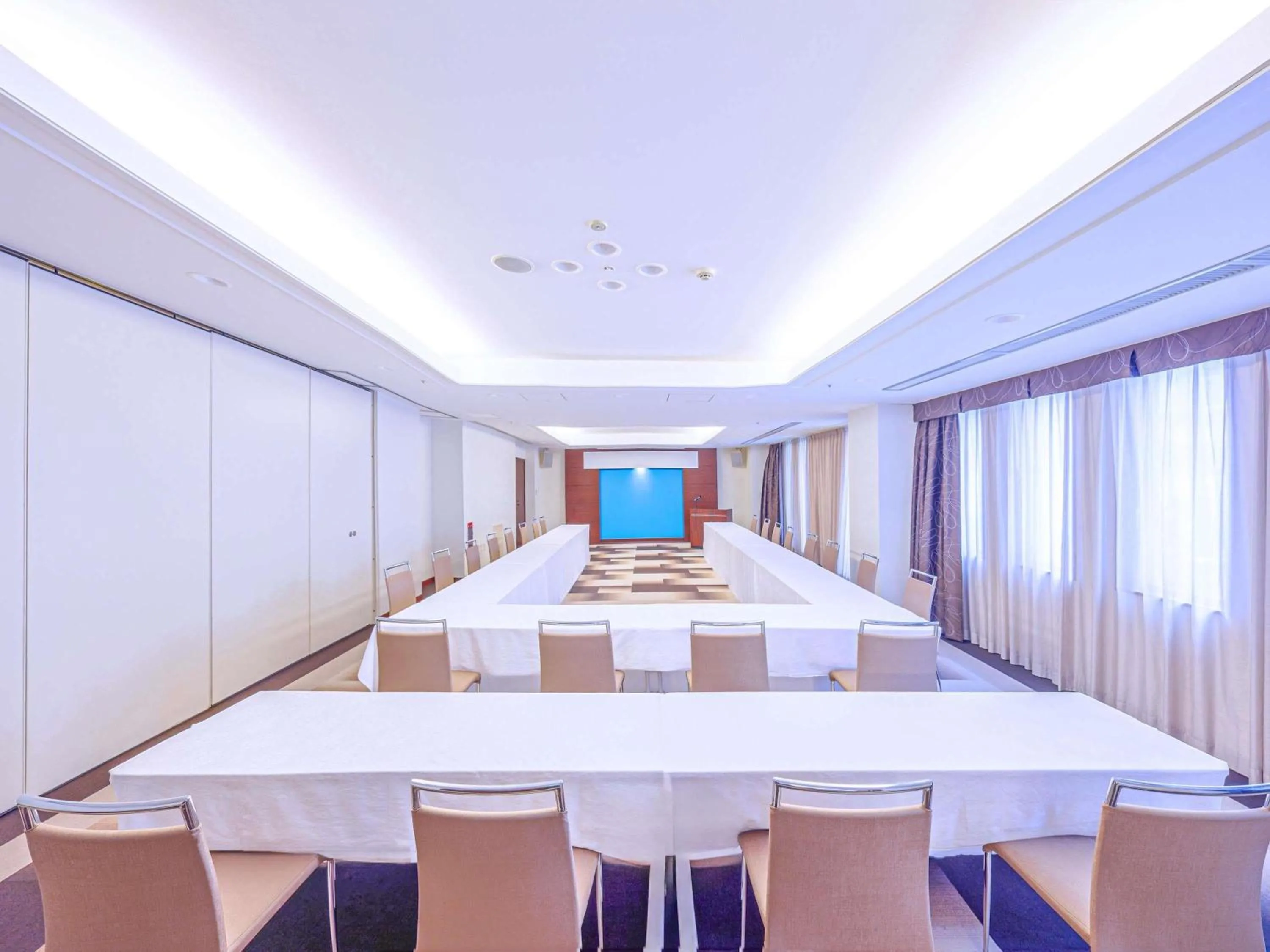 Meeting/conference room in Mercure Okinawa Naha