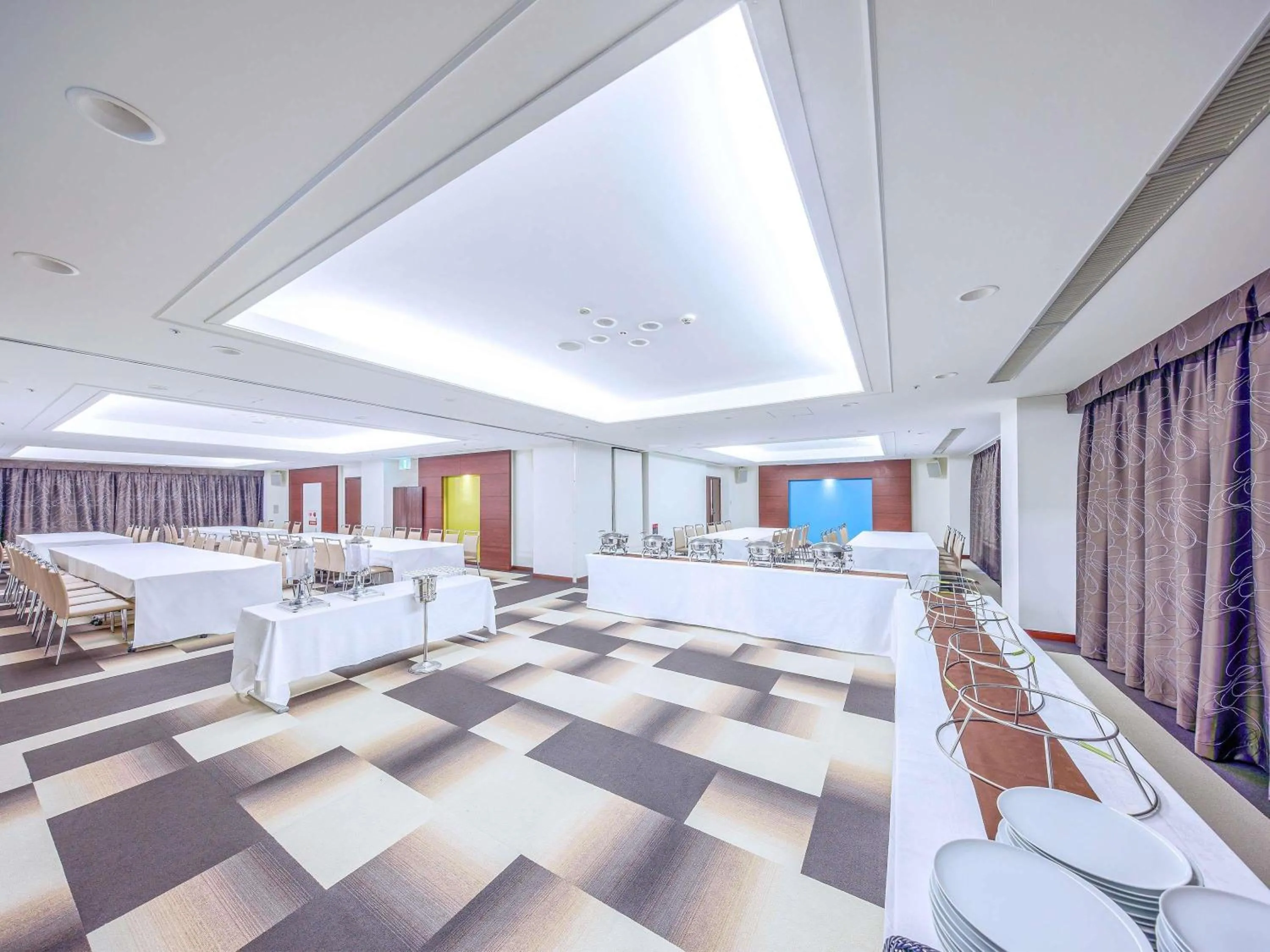 Meeting/conference room in Mercure Okinawa Naha