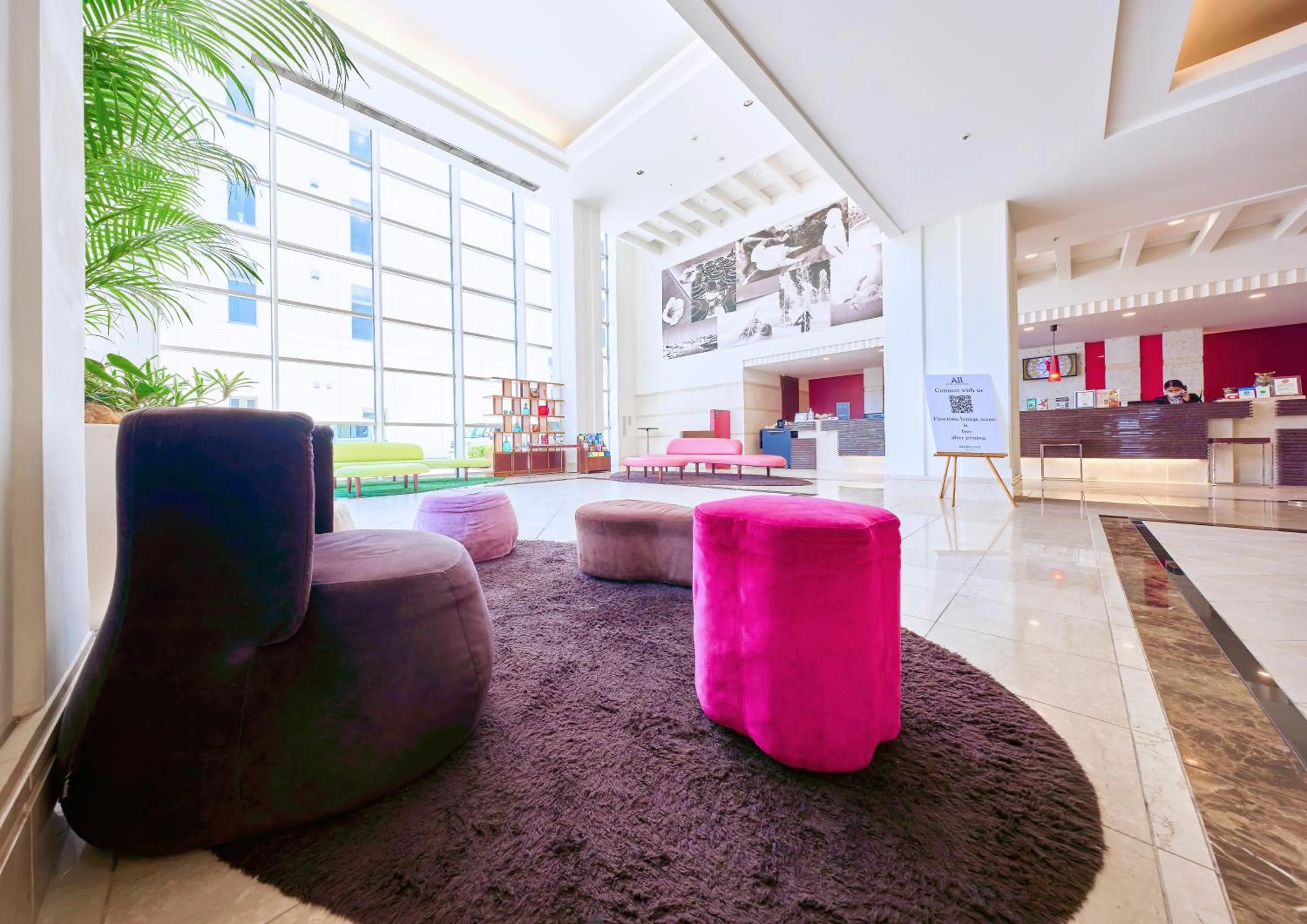 Lobby or reception in Mercure Okinawa Naha