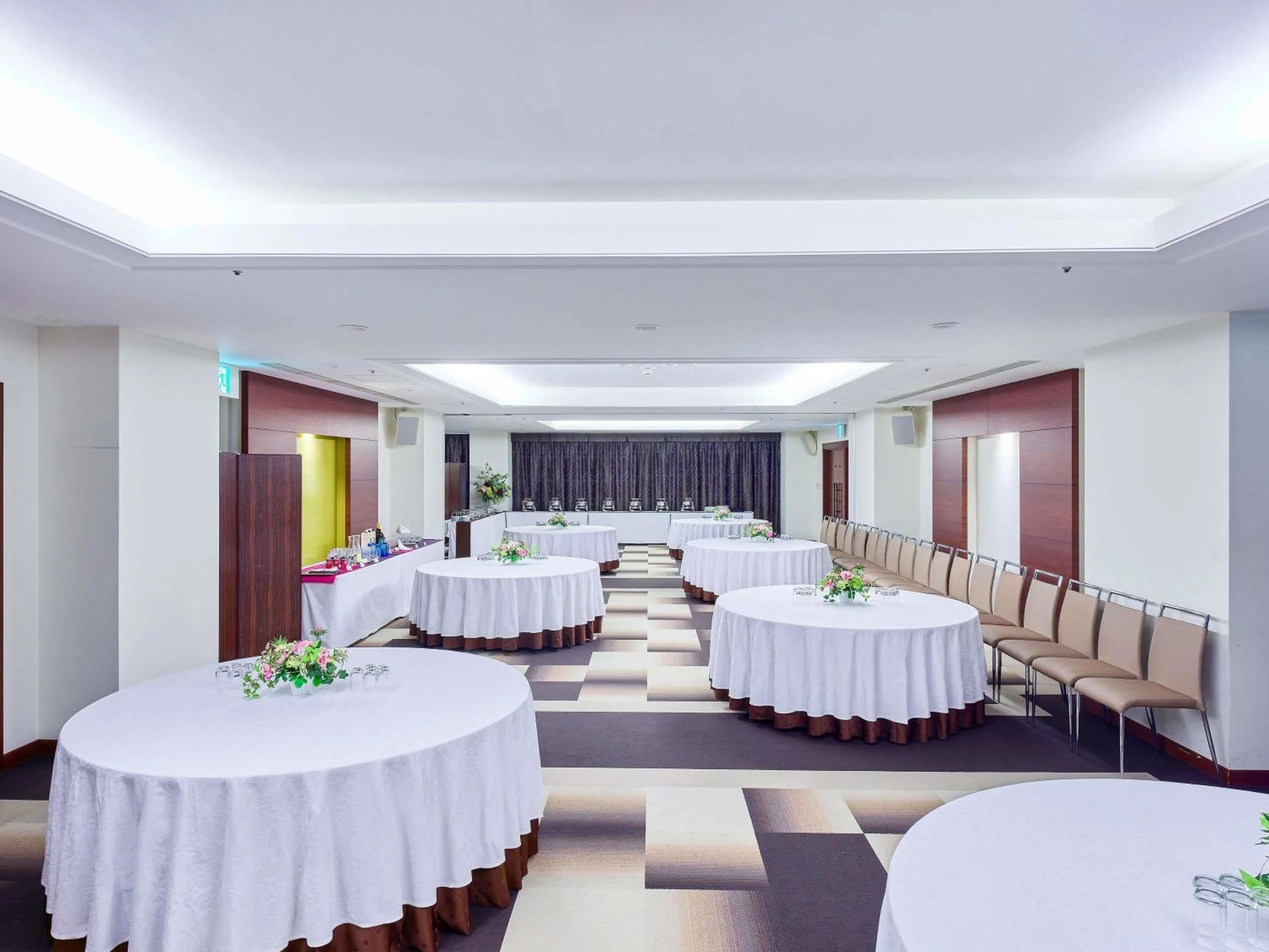 Meeting/conference room in Mercure Okinawa Naha