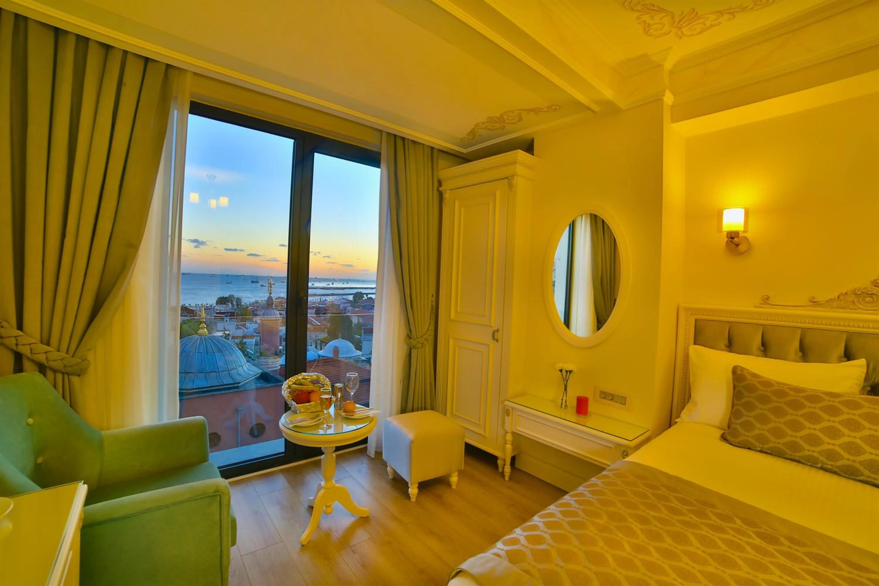 View (from property/room), Bed in Yılsam Sultanahmet Hotel