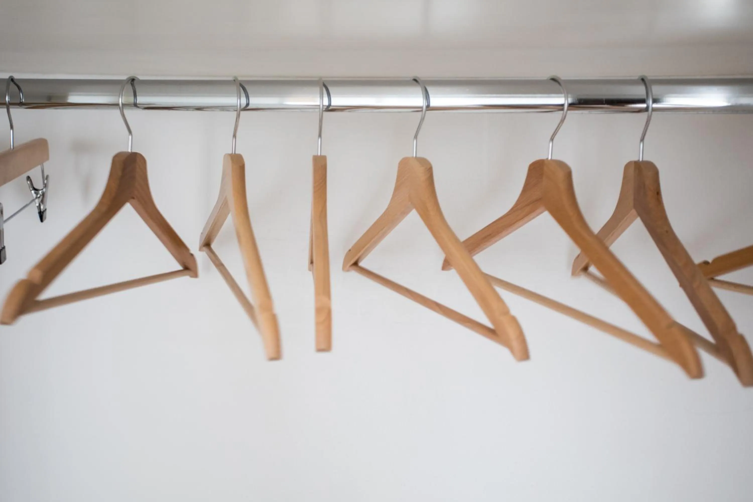 wardrobe in Affittacamere Le Camere di Porta San Felice - Self Check in