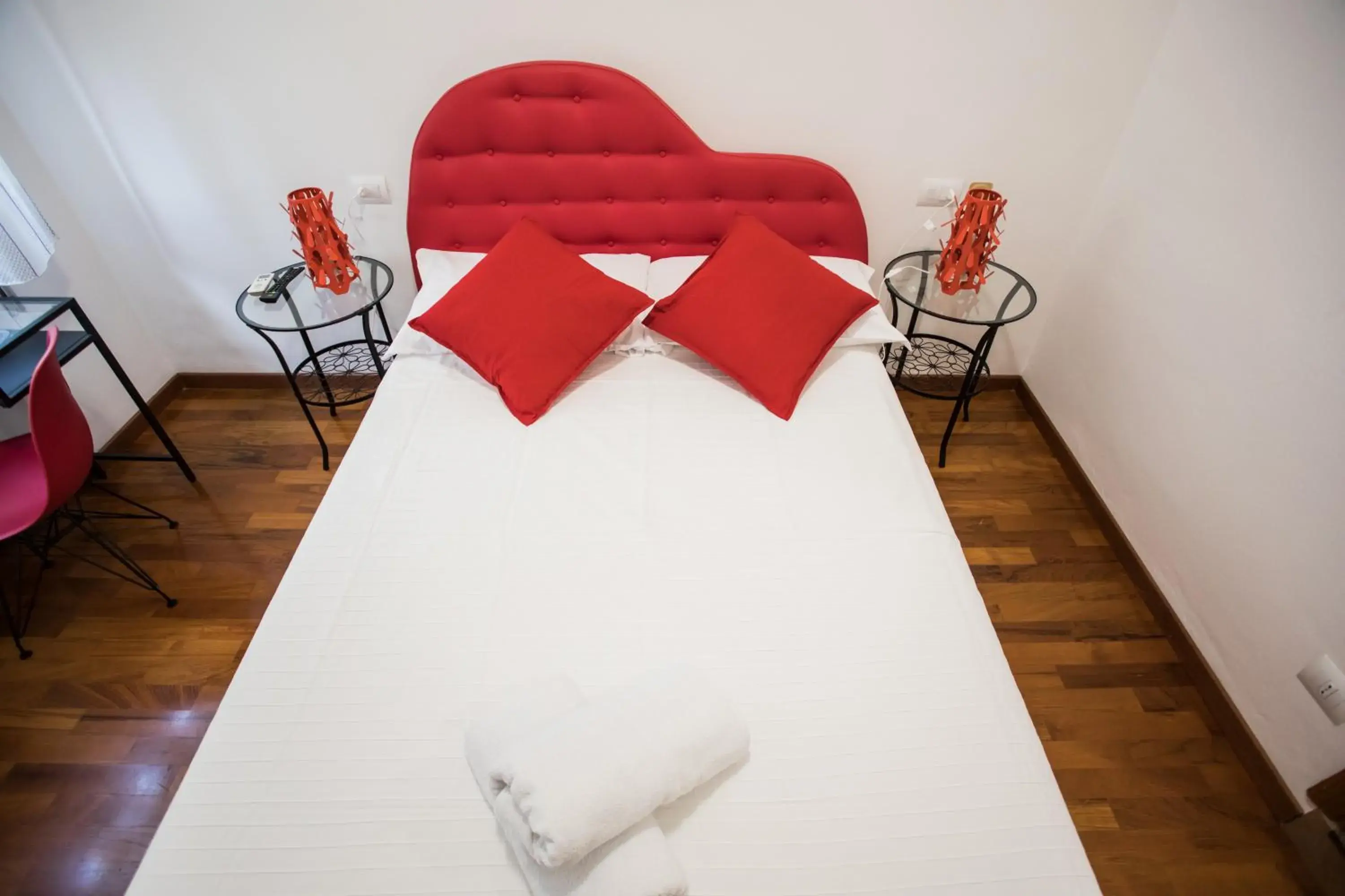 Double Room with Private Bathroom - single occupancy in Affittacamere Le Camere di Porta San Felice - Self Check in Double Room with Private Bathroom - single occupancy in Affittacamere Le Camere di Porta San Felice - Self Check in