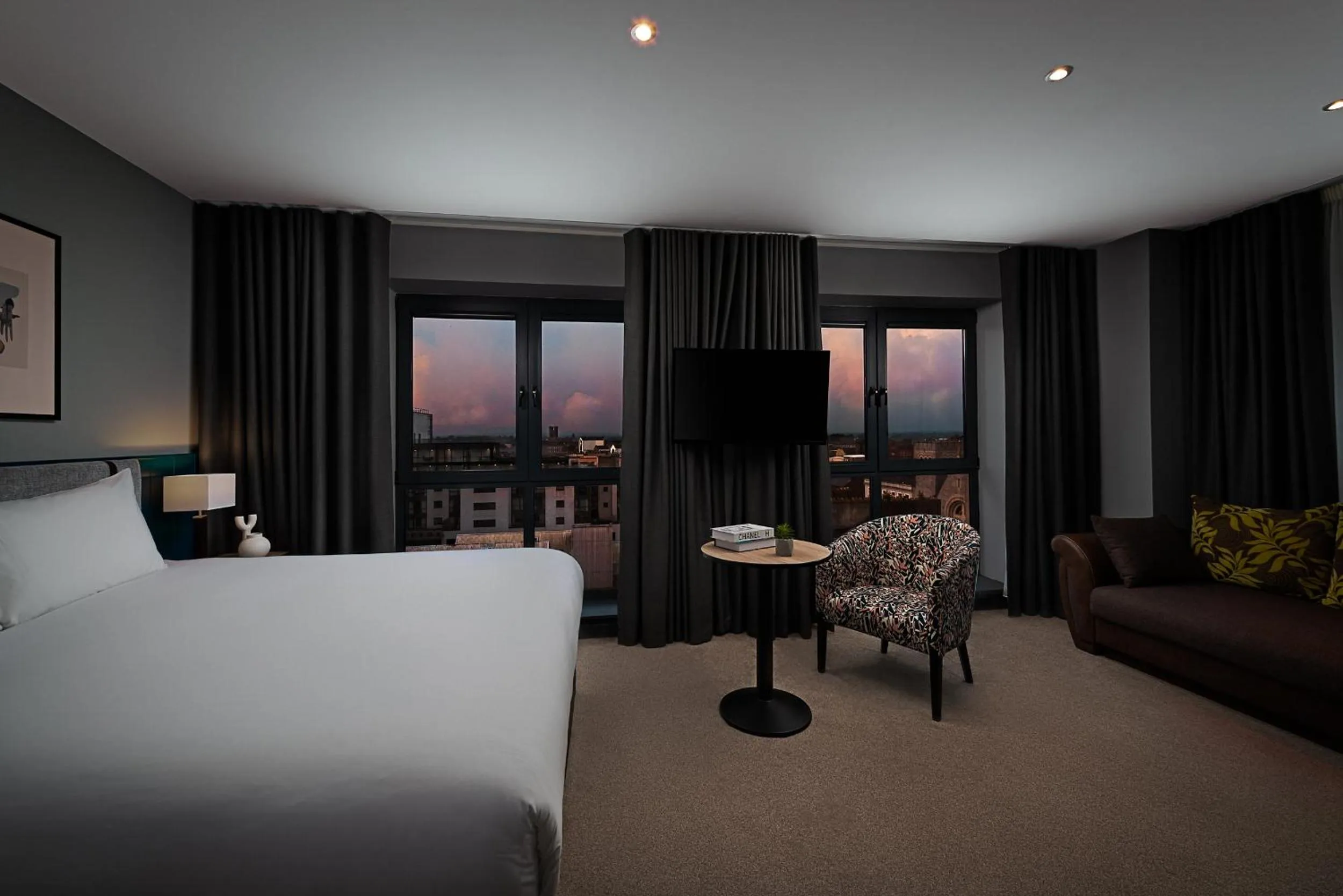 Bedroom, Bed in George Limerick Hotel