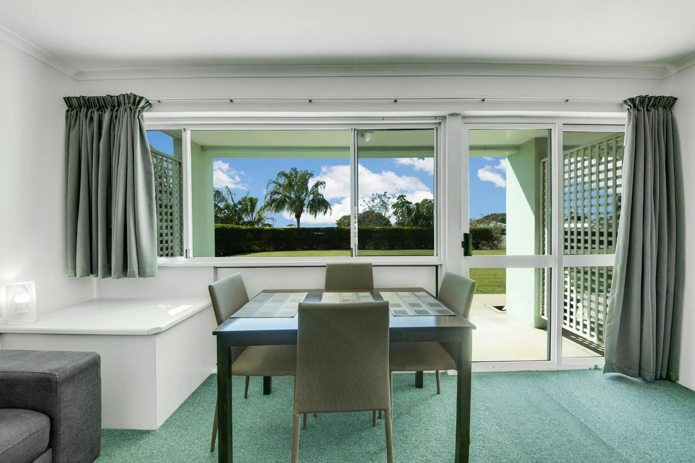 Dining area in Reef Adventureland Motel