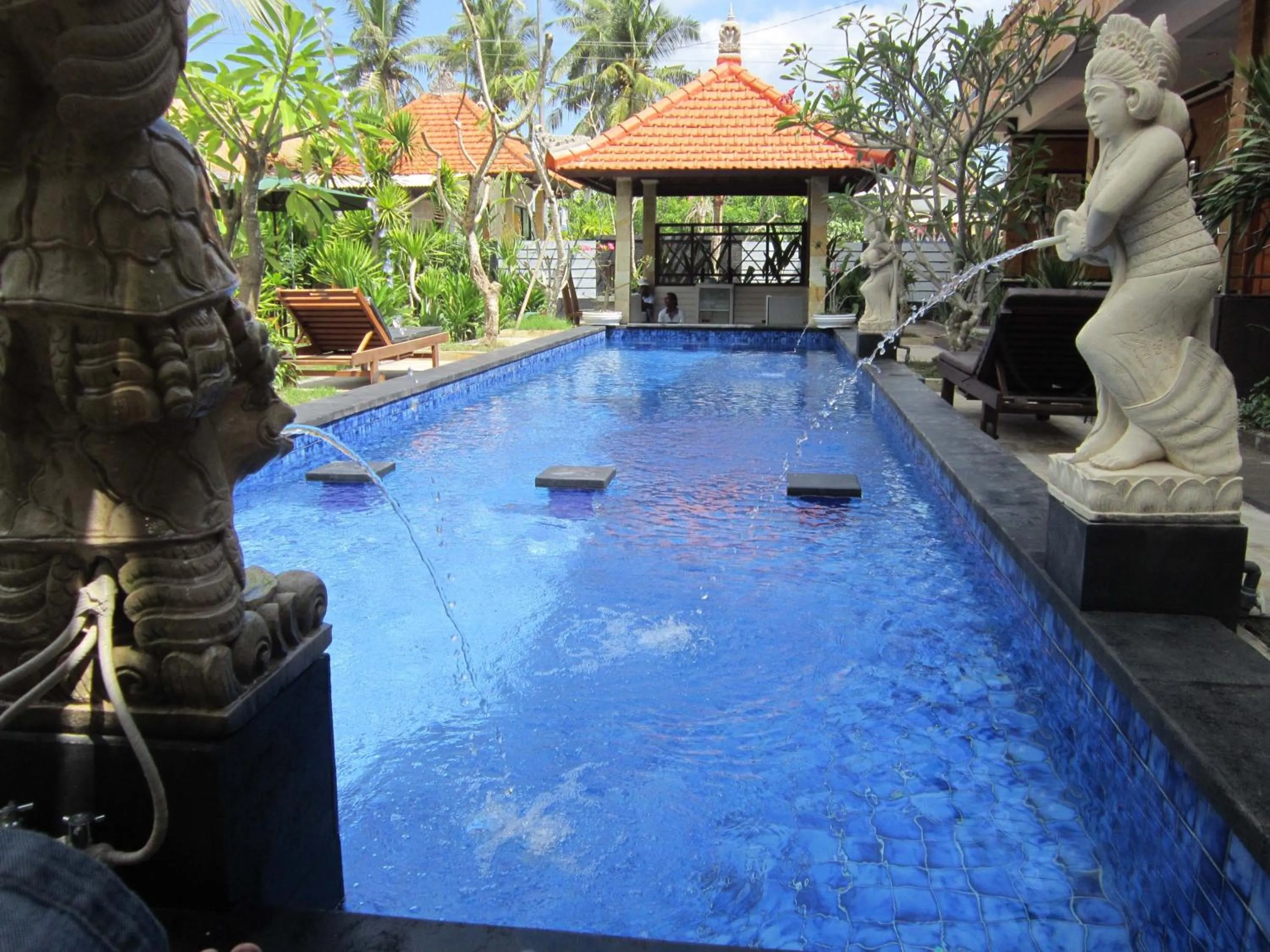 Swimming pool in Nitya Home Stay Lembongan