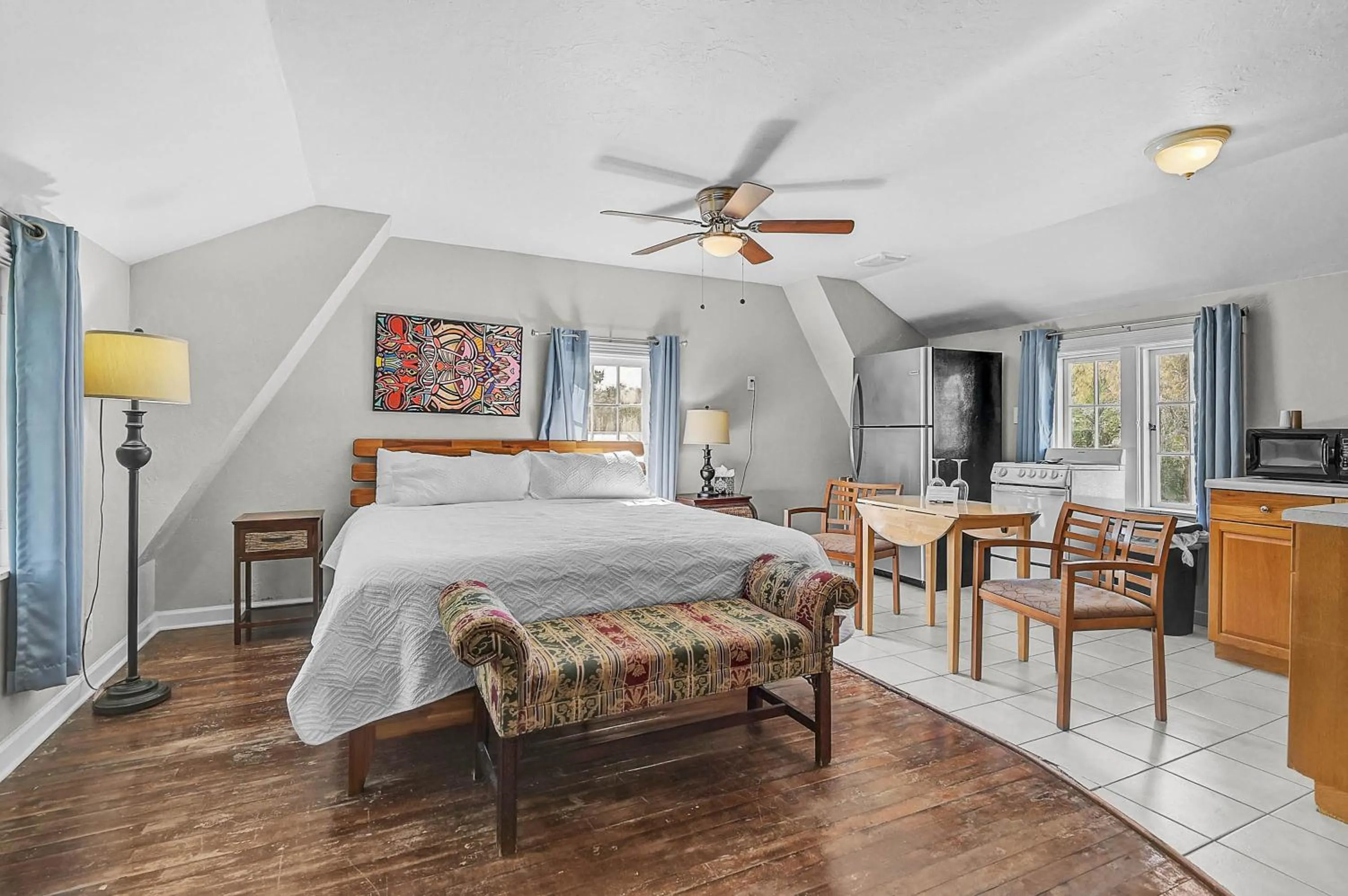 Seating area, Bed in The Reserve Retreat