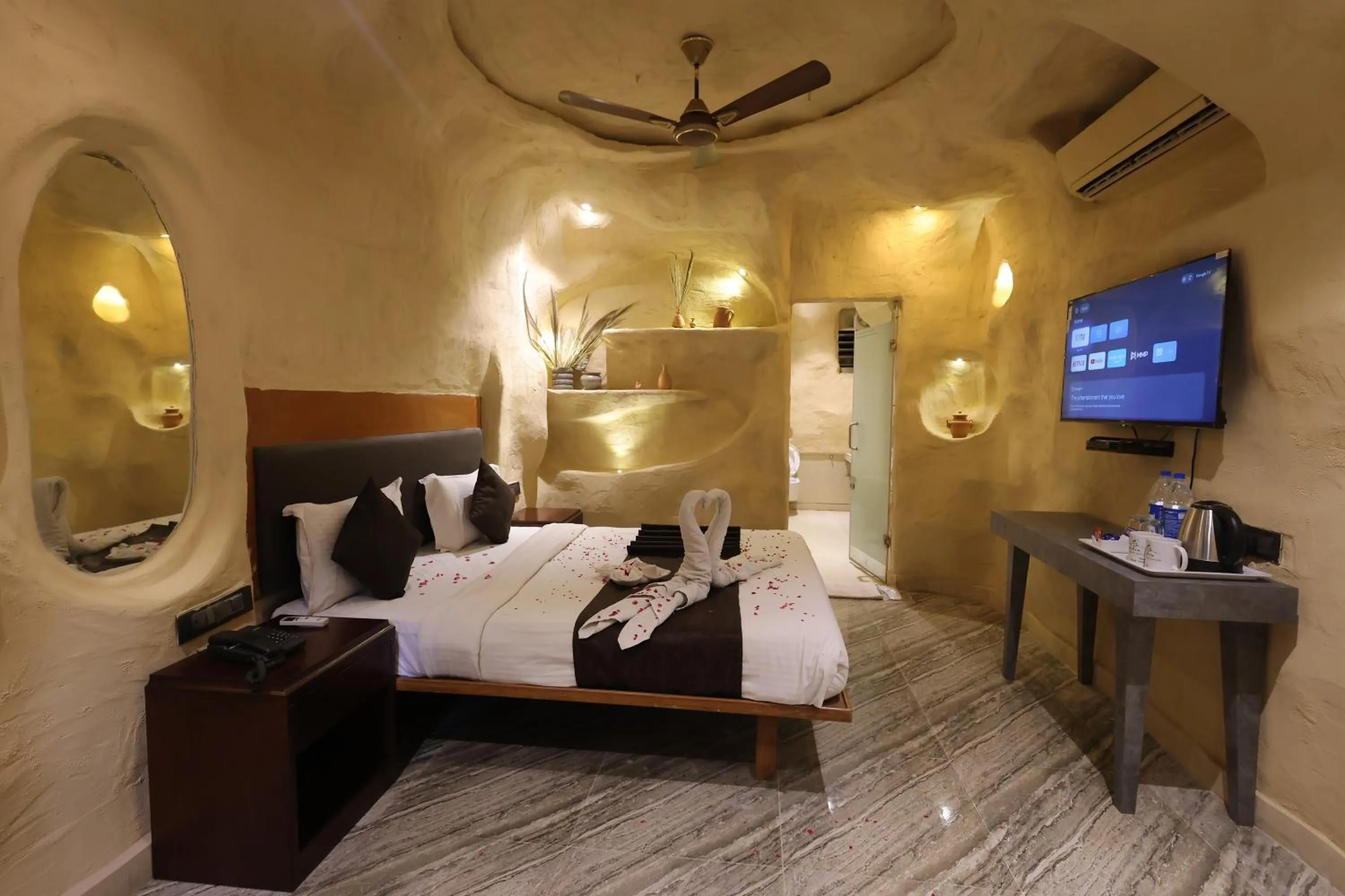 Bed in Hotel King Garden