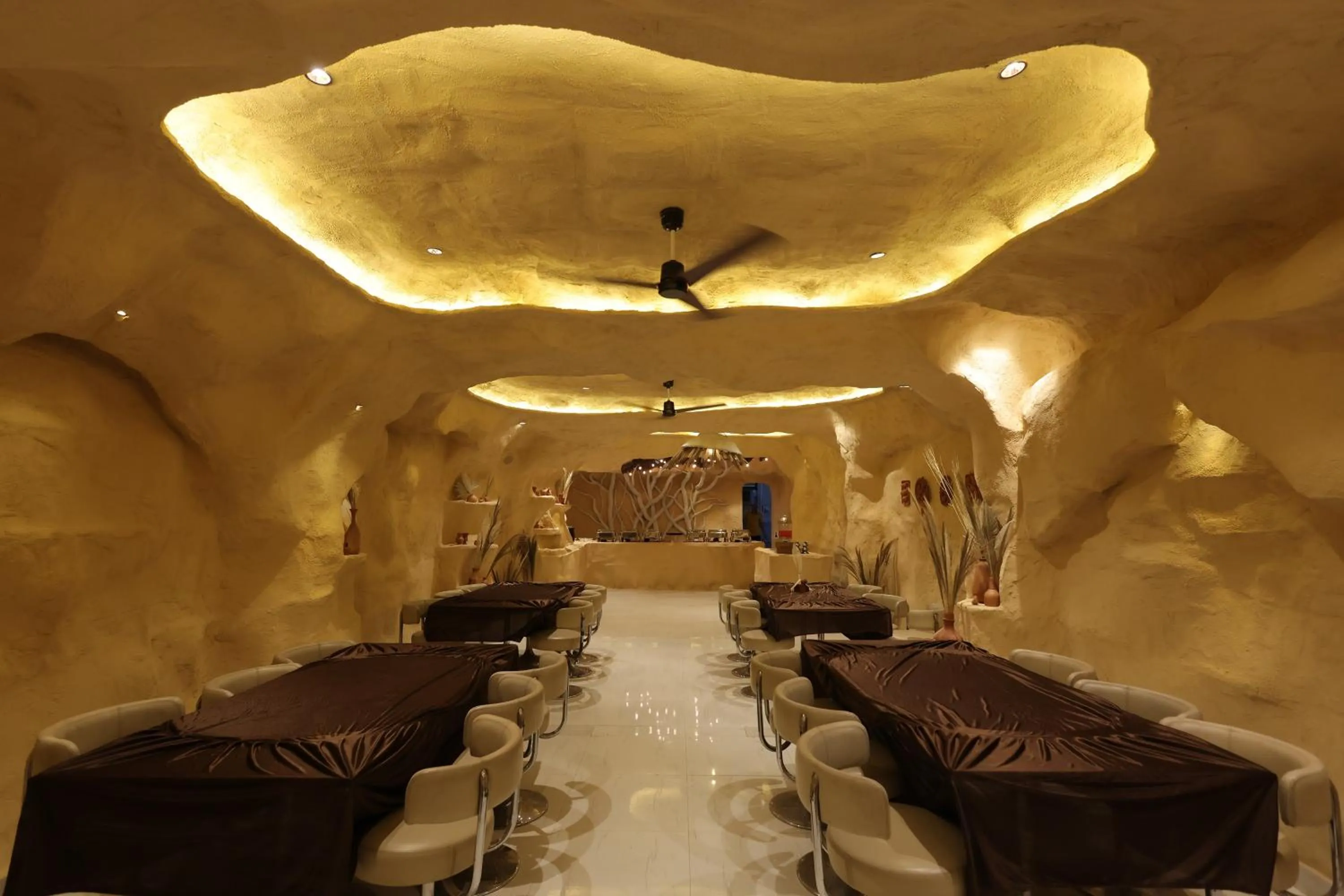 Restaurant/places to eat in Hotel King Garden