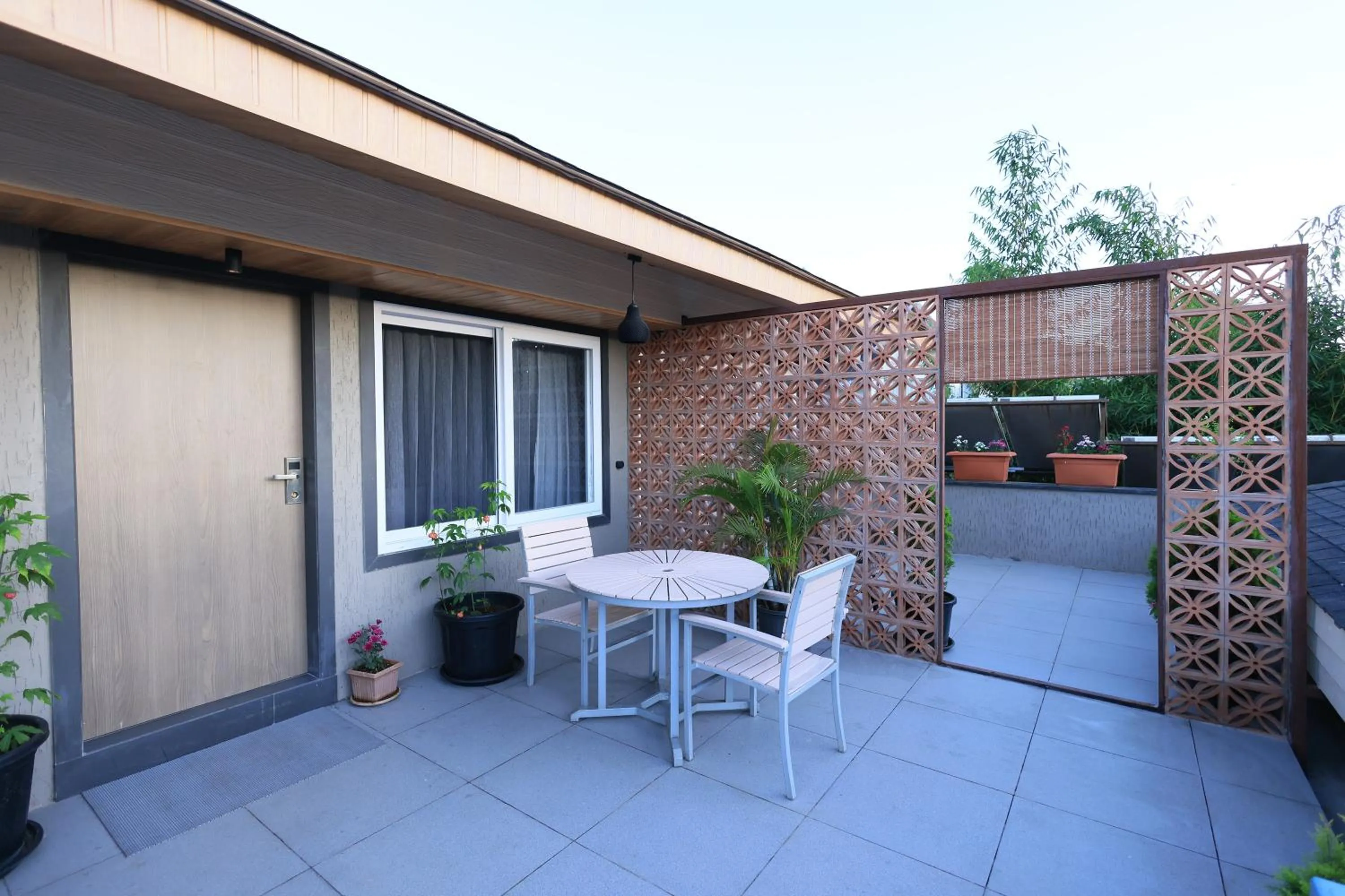 Property building in Hotel King Garden