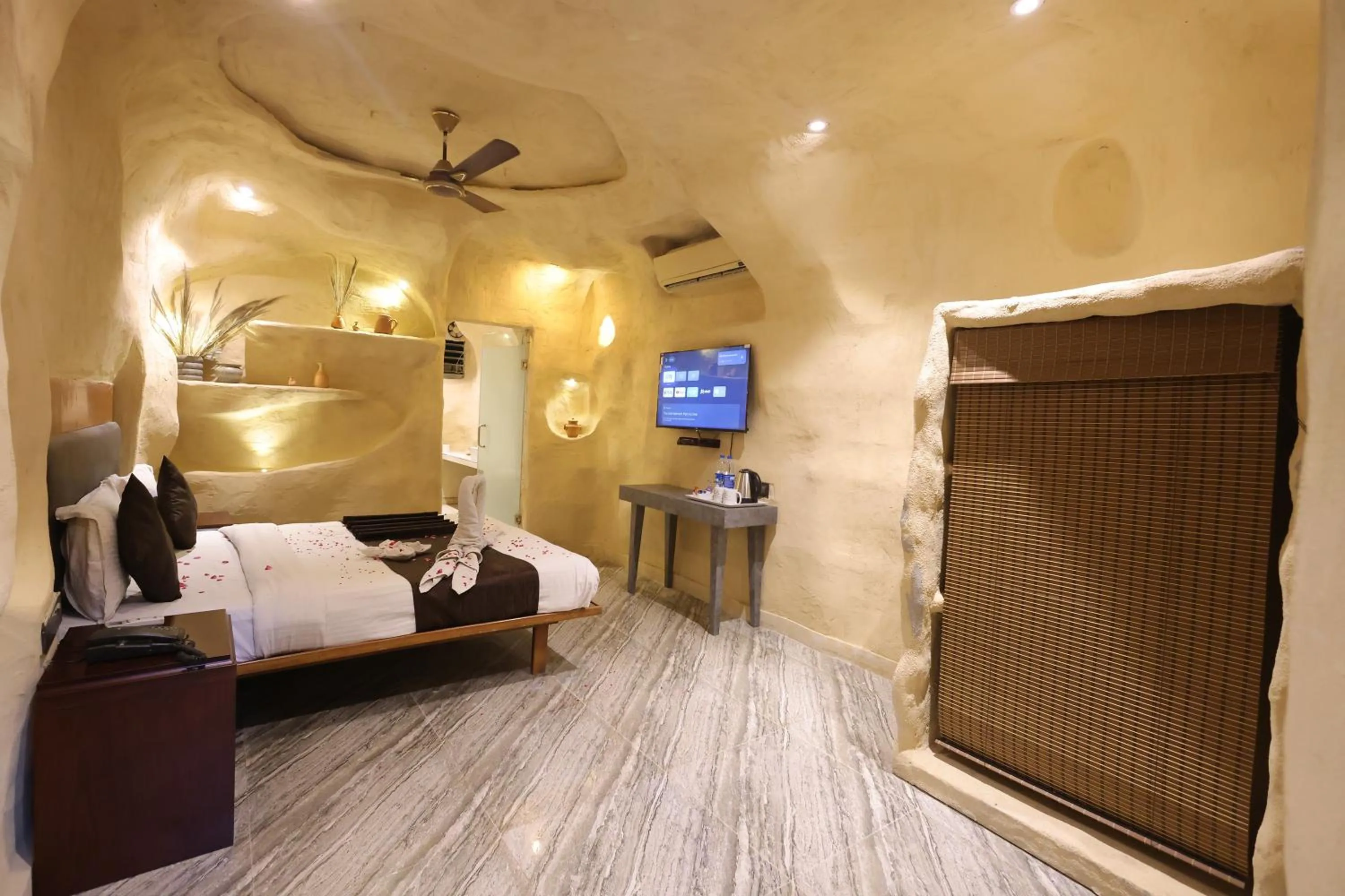 Bed in Hotel King Garden