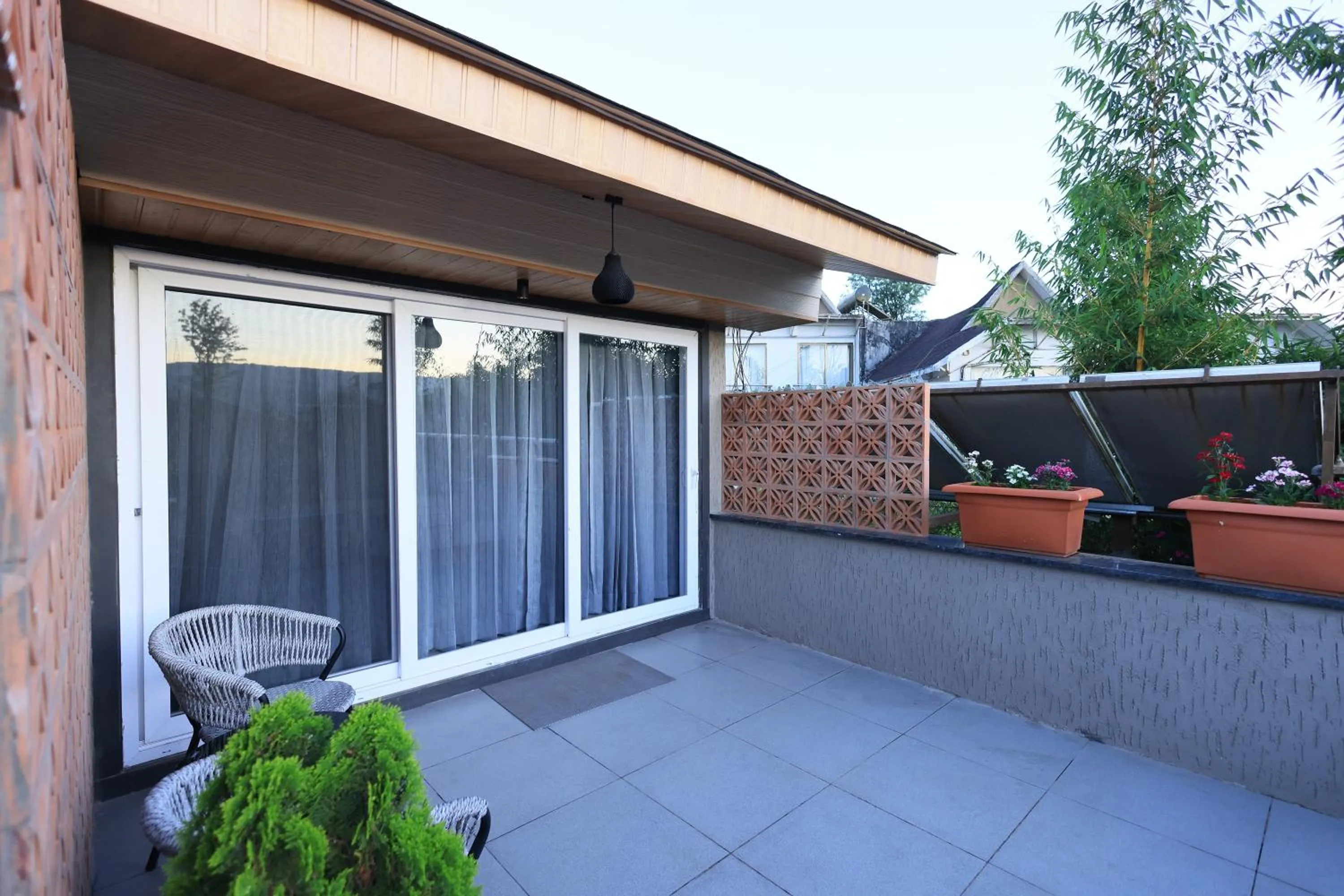 Property building in Hotel King Garden