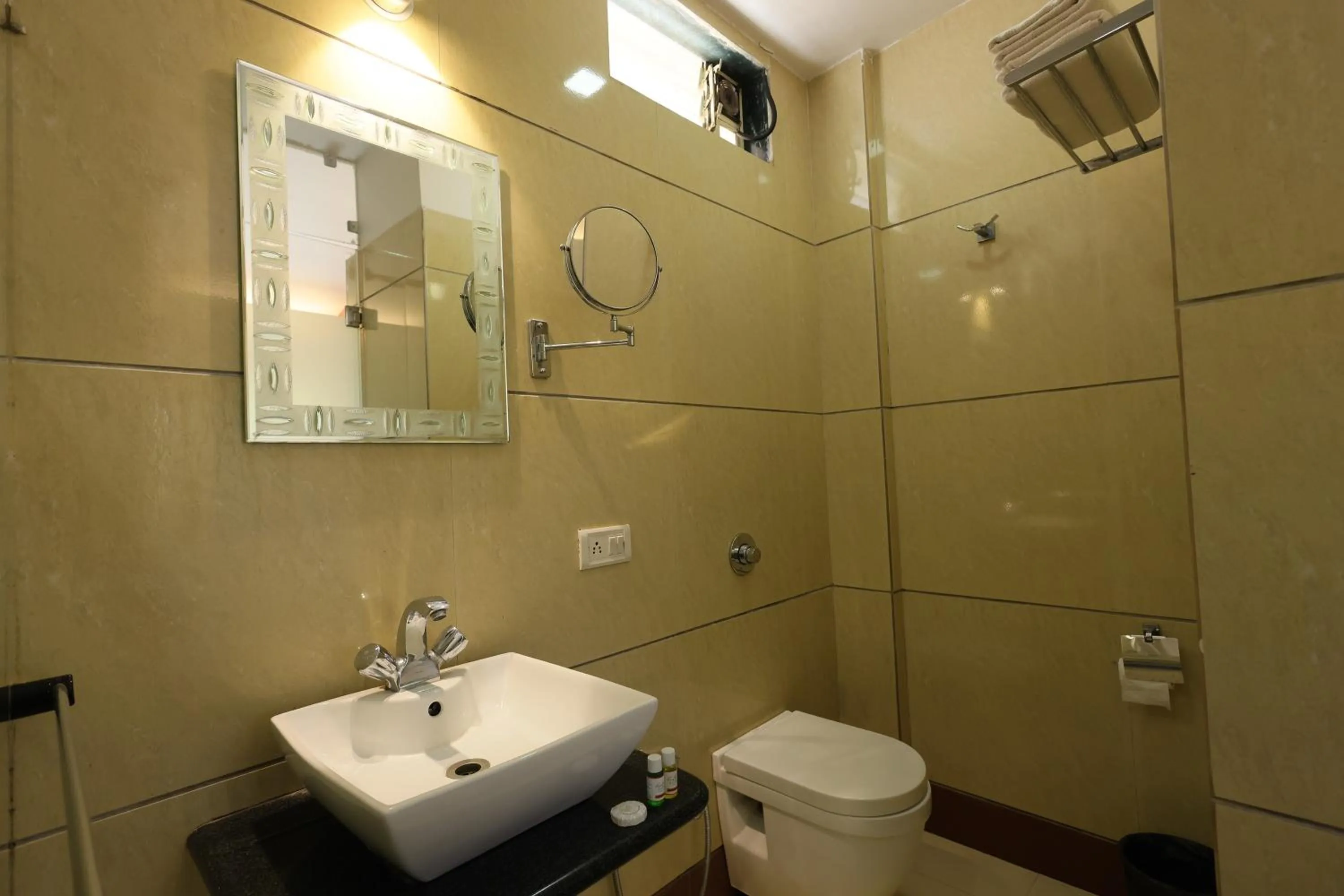 Toilet in Hotel King Garden